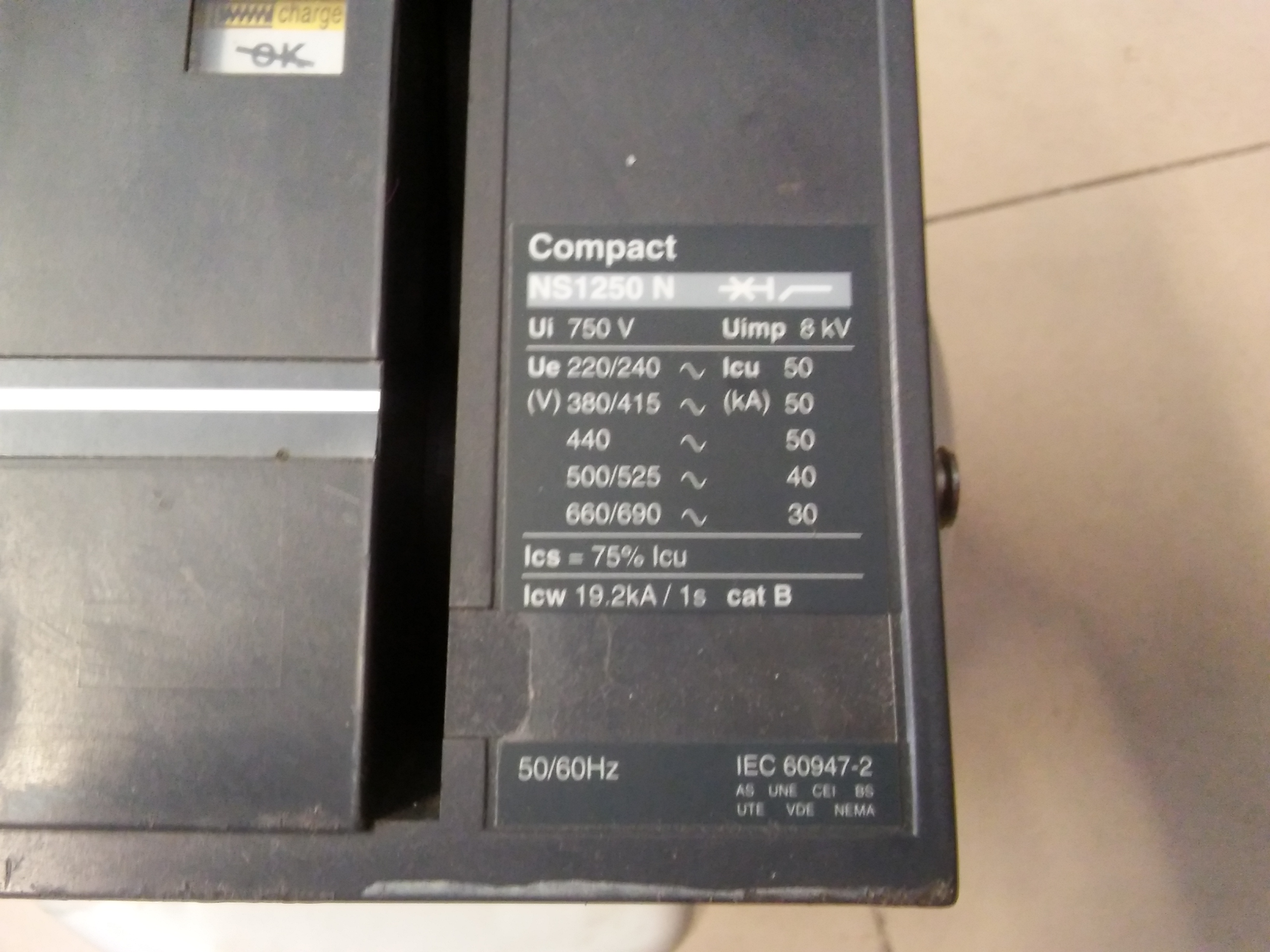SCHNEİDER NS1250 N 1250A KURMALI MOTORLU AÇIK TİP ŞALTER MICROLOGIİC 5,0 A TERMİK