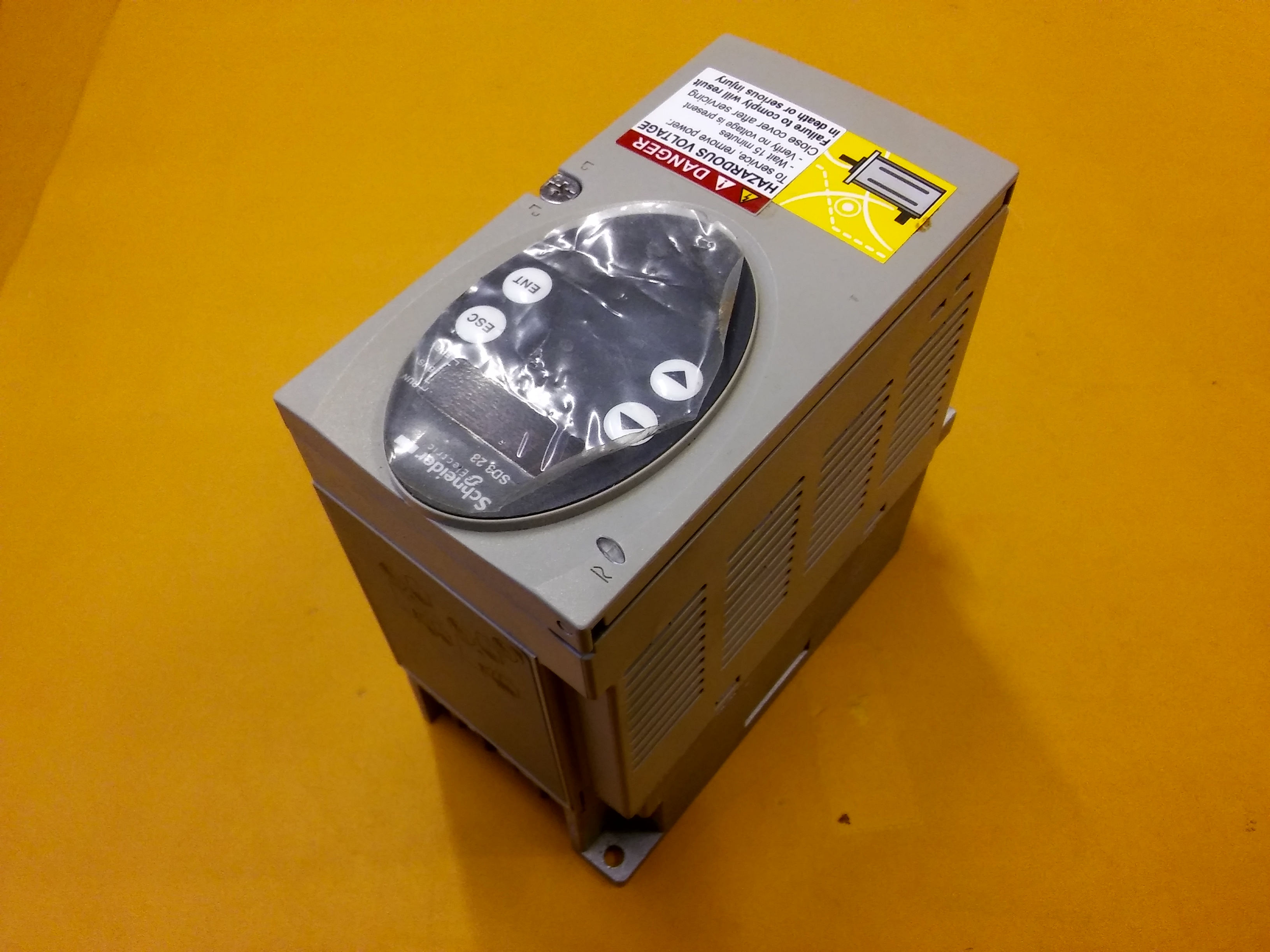 SCHNEİDER SD328BU25S2 SD3 28 SD328 SERVO SÜRÜCÜ