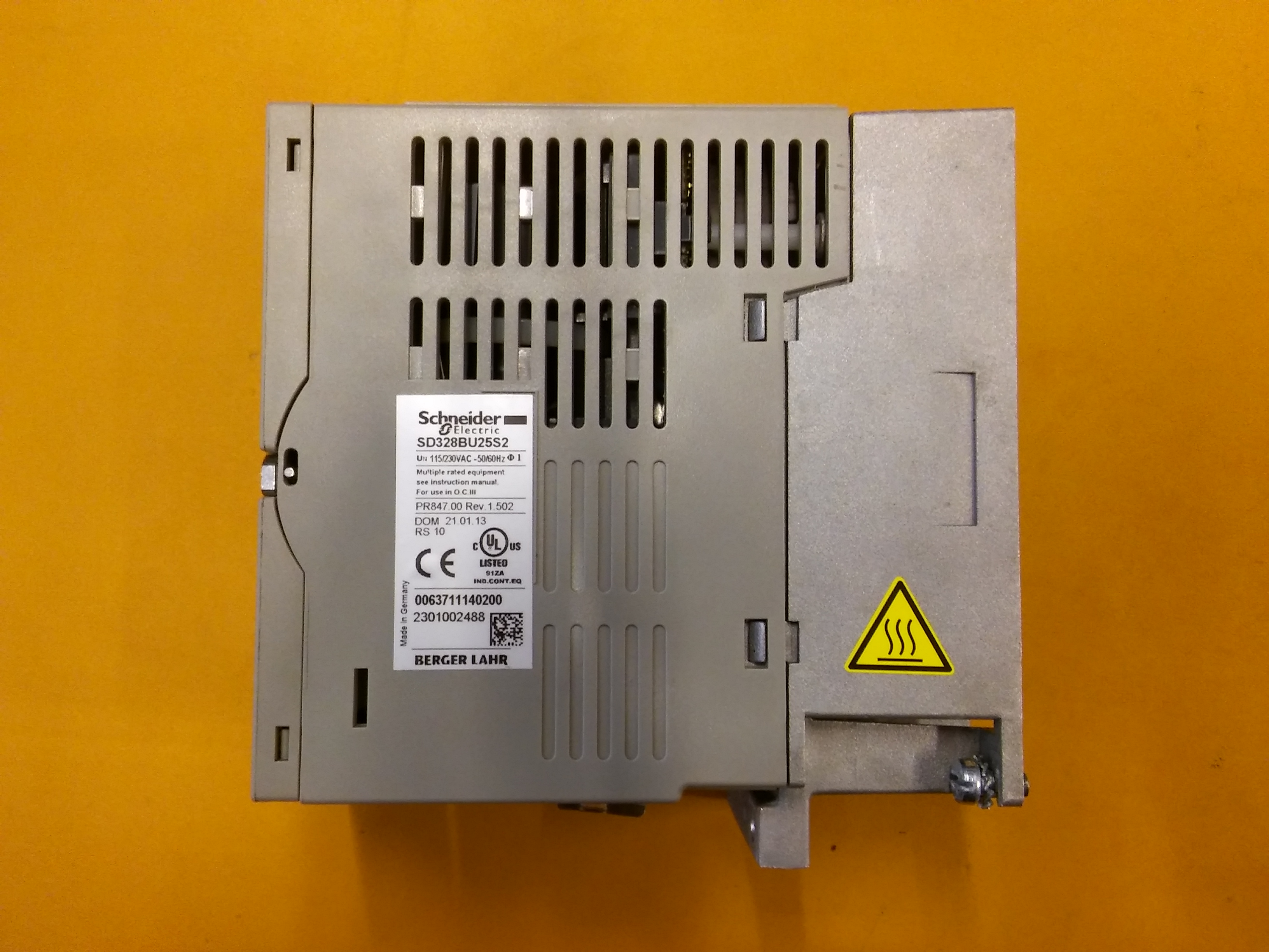 SCHNEİDER SD328BU25S2 SD3 28 SD328 SERVO SÜRÜCÜ