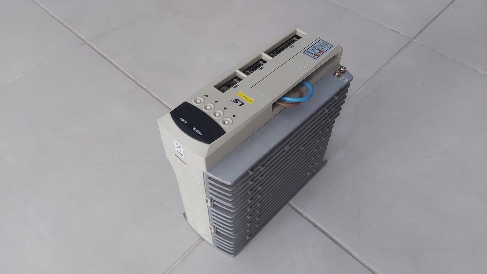 LS APD-VS05(G4)EN-P1 APD-VS05 VS05G4EN-P1 VS05G4N APDVS05 SERVO SÜRÜCÜ 4.3 AMPER