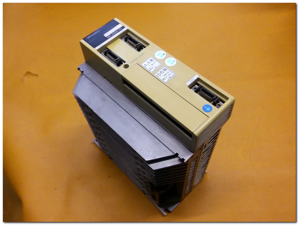 MİTSUBİSHİ MR-J200A-SS MR-J200A 2,2KW AC SERVO DRIVER 2,2 KW SERVO SÜRÜCÜ