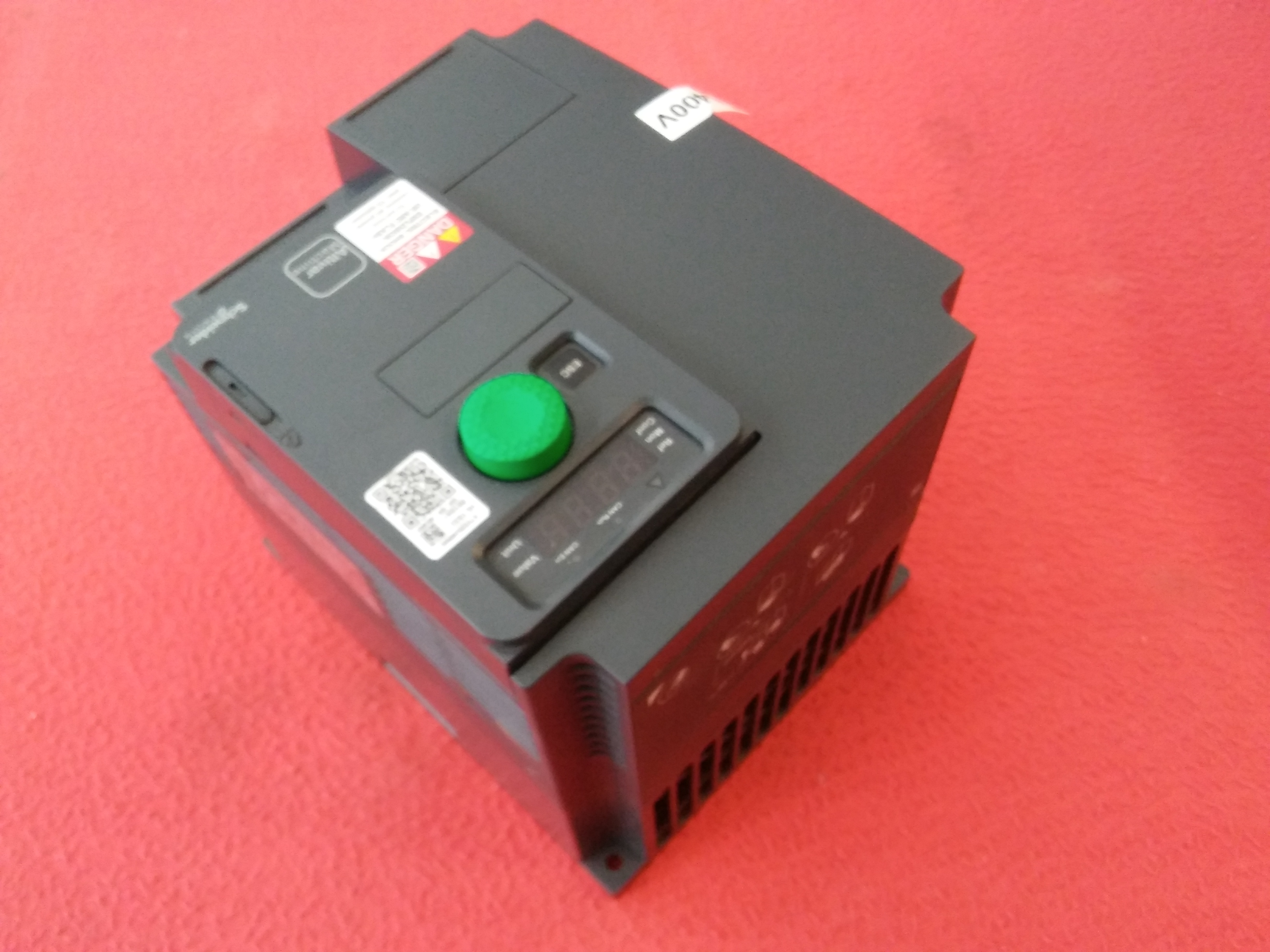 SCHNEİDER ATV320U40N4C ALTİVAR 320 ATV320 4KW  SÜRÜCÜ