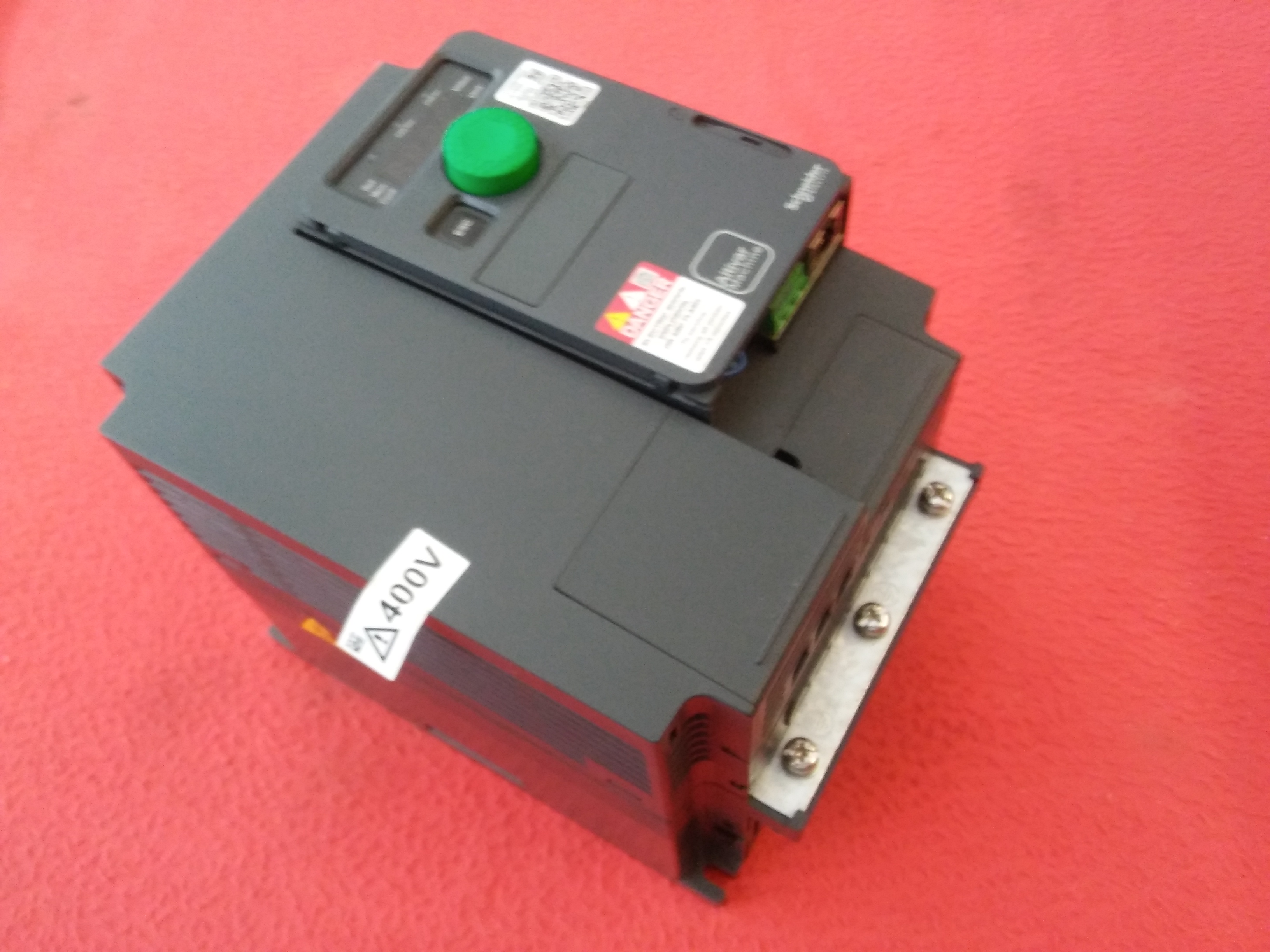 SCHNEİDER ATV320U40N4C ALTİVAR 320 ATV320 4KW  SÜRÜCÜ