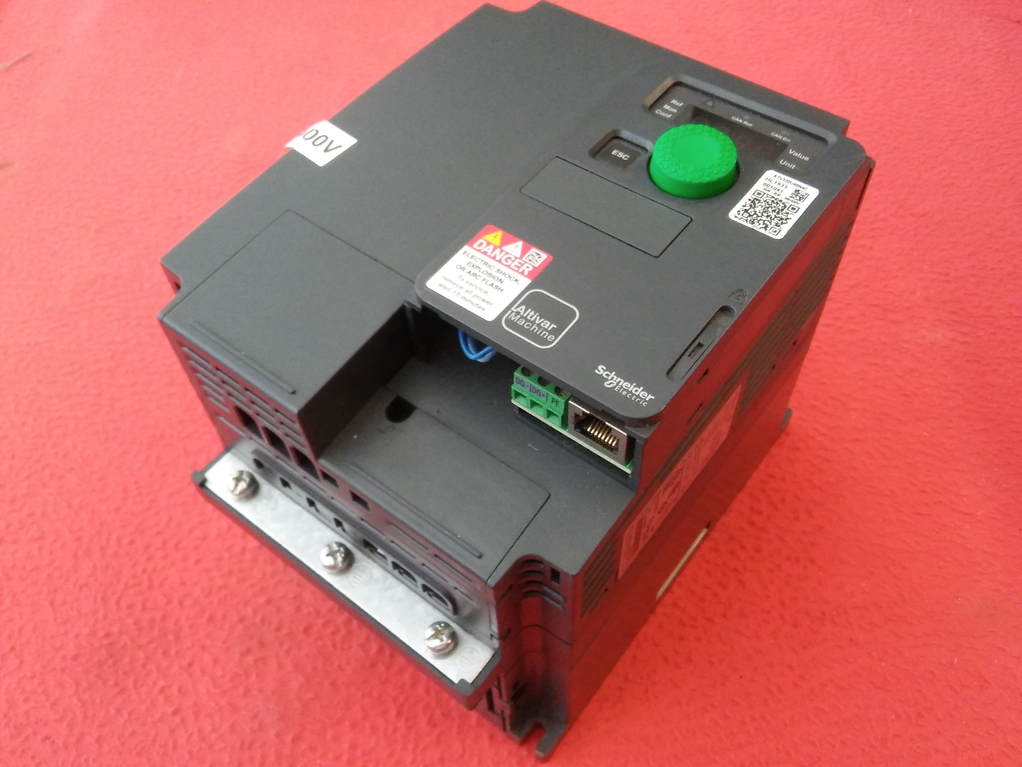SCHNEİDER ATV320U40N4C ALTİVAR 320 ATV320 4KW  SÜRÜCÜ