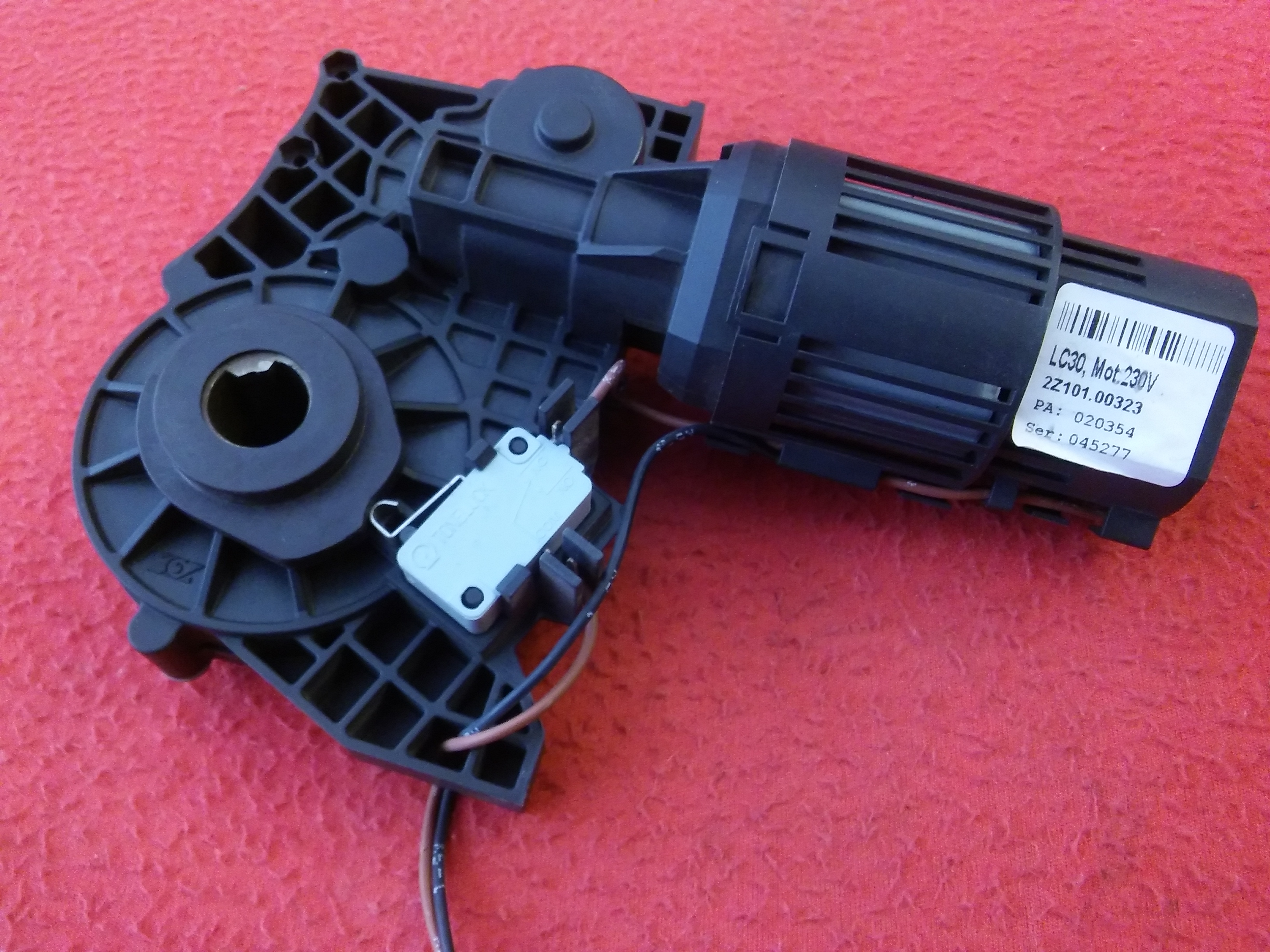 SIEMENS 3WL9112-8AK34-0AA0 LC30 2Z101,00323  3WL MASTERPACK MOTOR MAKANİZMASI