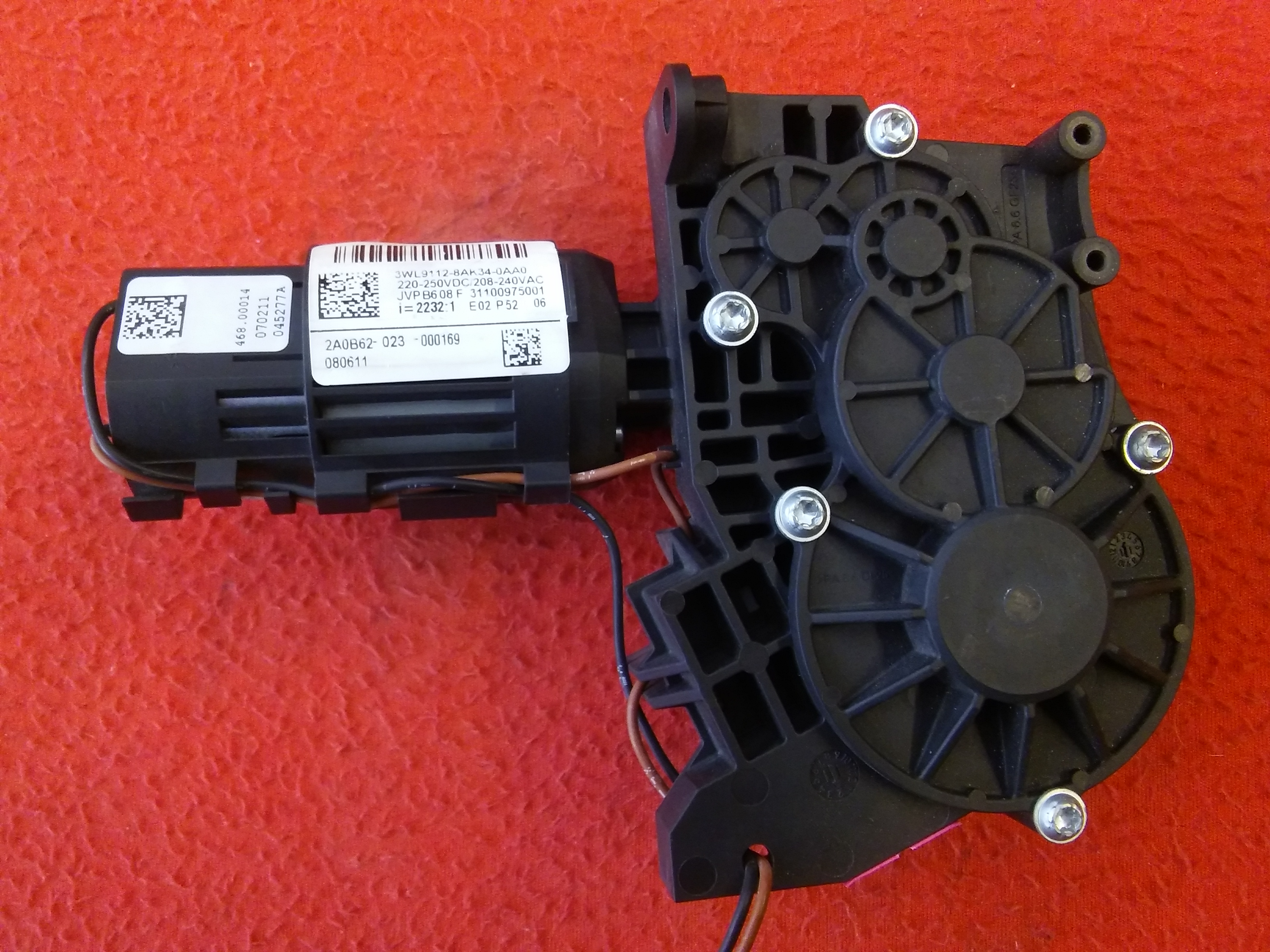 SIEMENS 3WL9112-8AK34-0AA0 LC30 2Z101,00323  3WL MASTERPACK MOTOR MAKANİZMASI