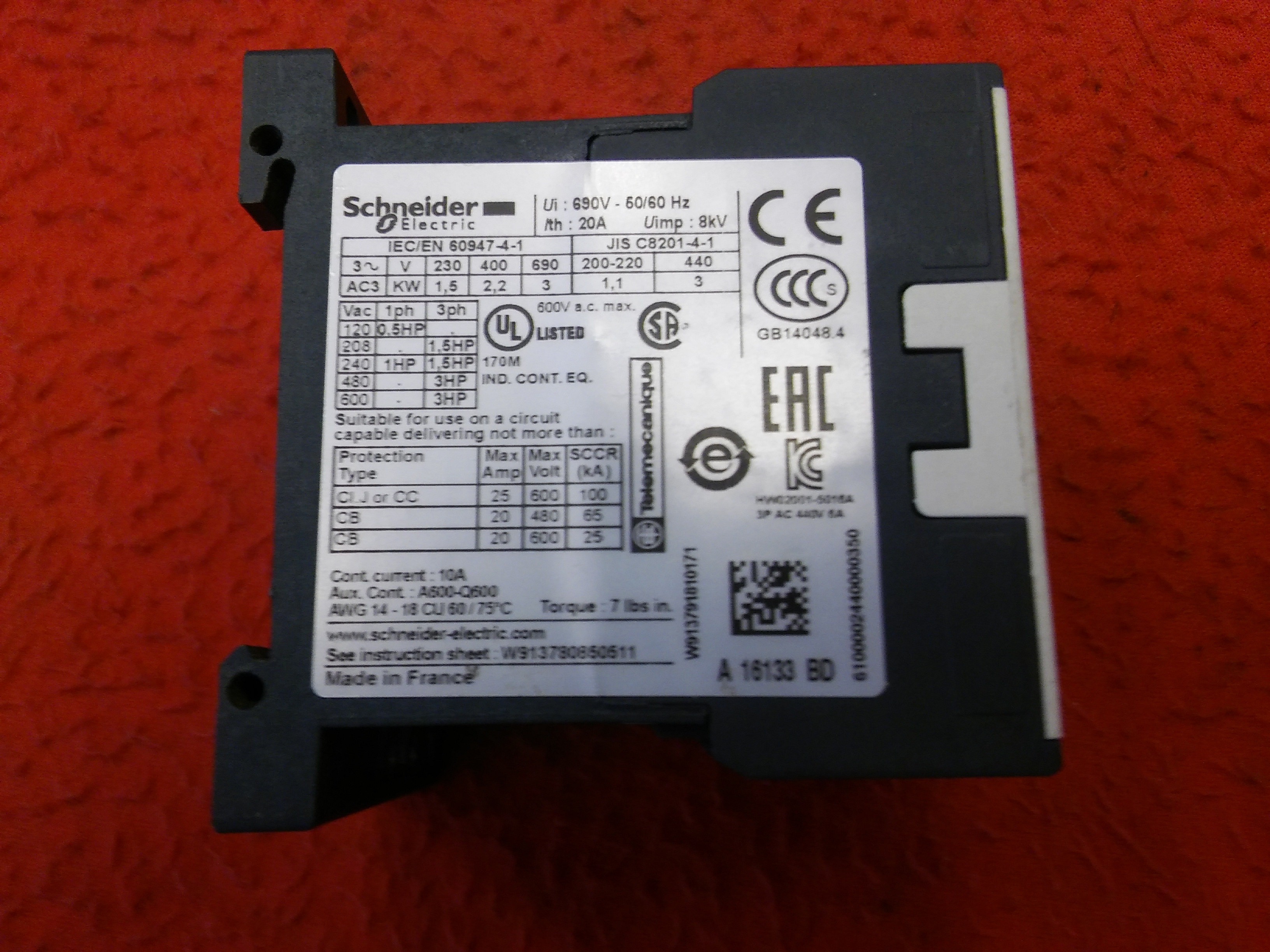 SCHNEİDER LP1K0610BD 24V KONTAK BOBİNLİ 2F16133 2,2KW 20A KONTAKTÖR