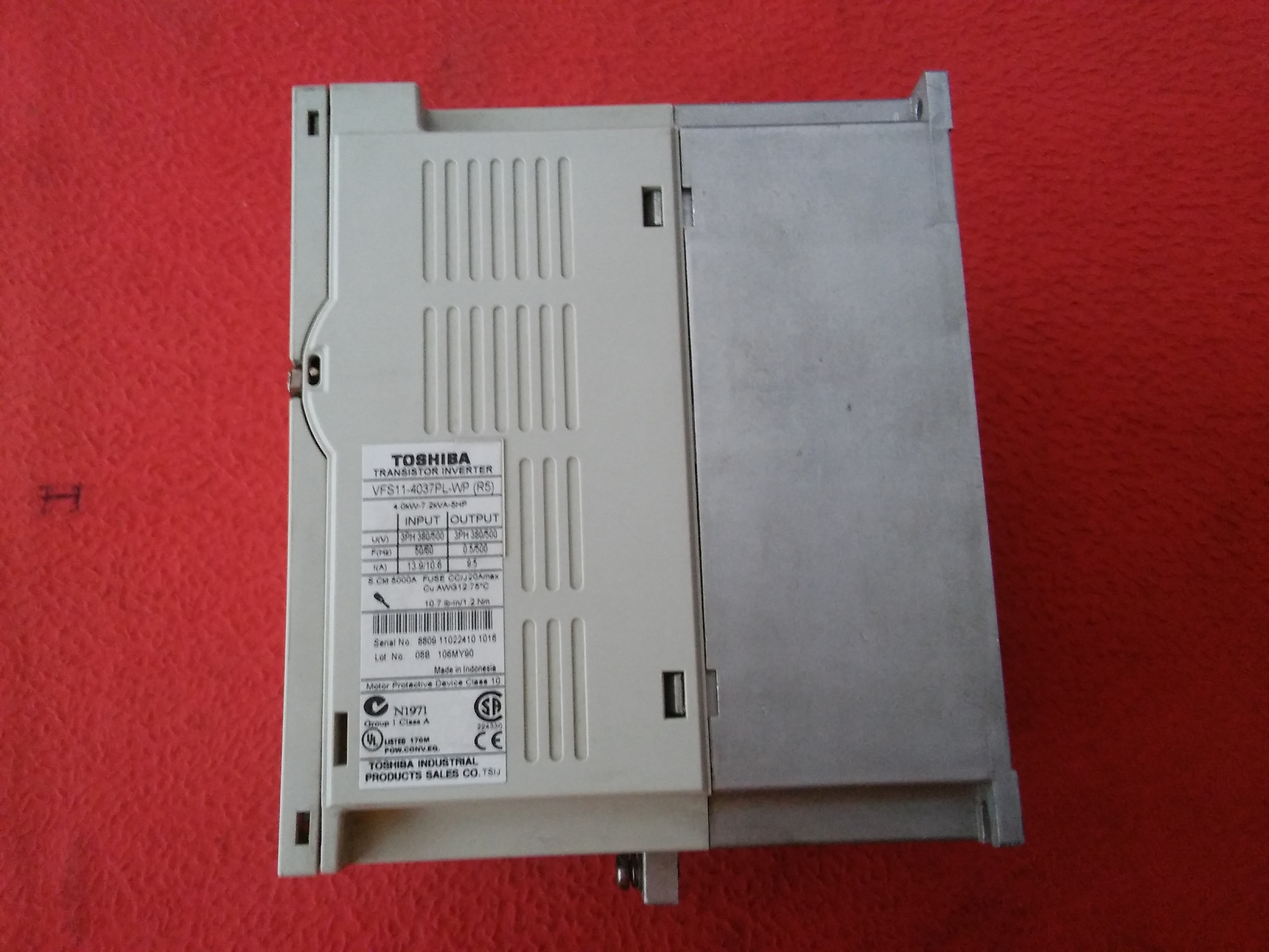TOSHIBA VFS11-4037PL-WP VF-S11 R5 4,0KW 5HP VFS SÜRÜCÜ