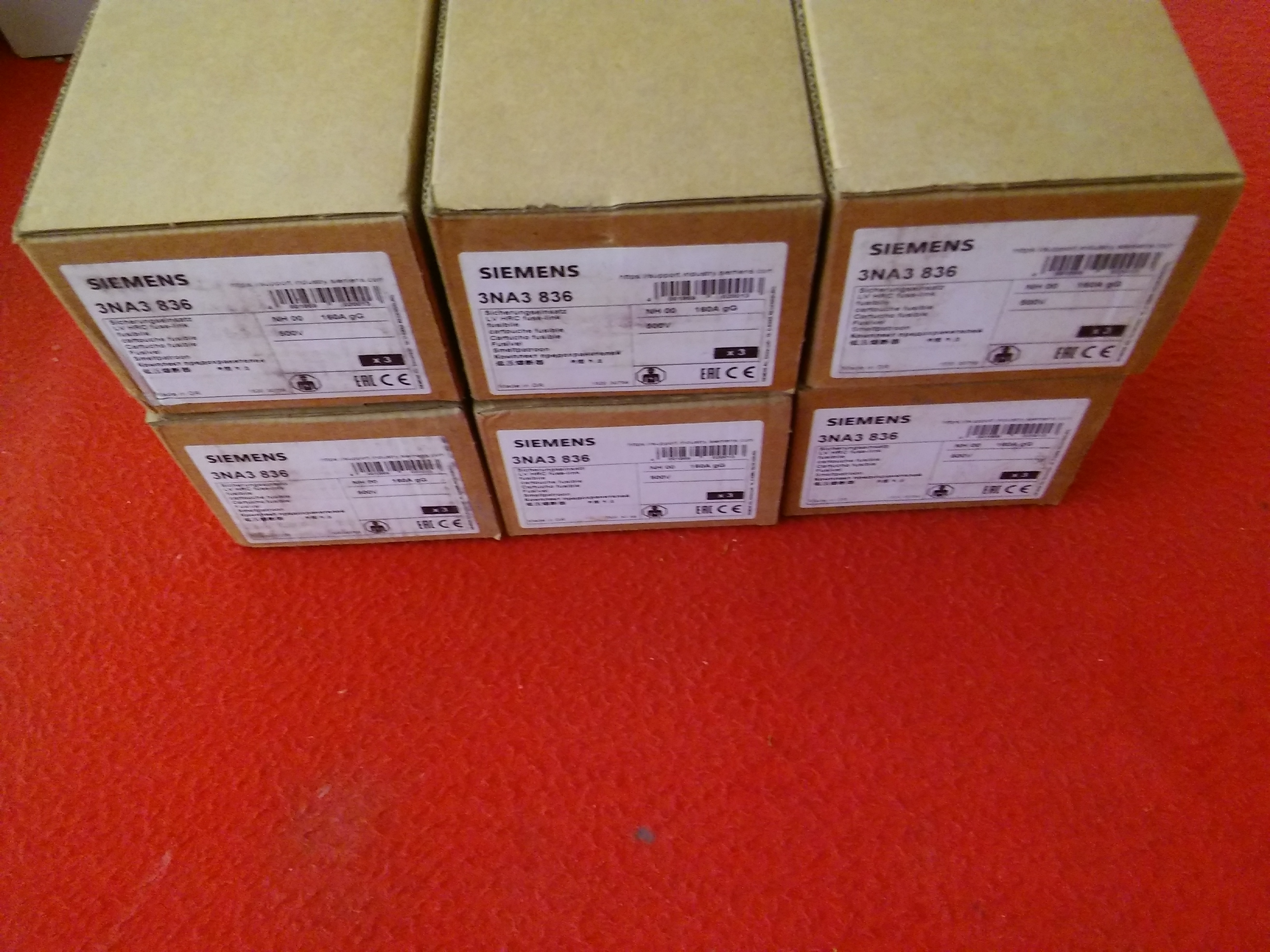 SIEMENS 3NA3836 3NA3 160A STEATIT SERAMİK GÖVDELİ NH-BIÇAKLI SİGORTA