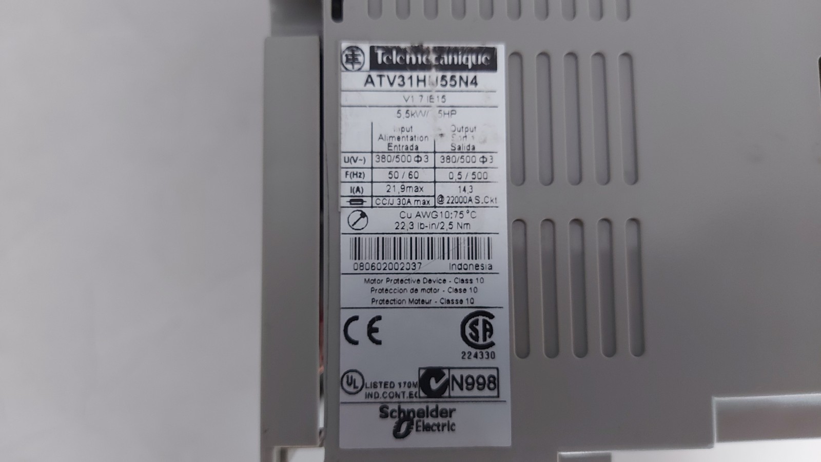 TELEMECANİQUE ATV31HU55N4 ATV31 5,5KW 7,5HP SÜRÜCÜ