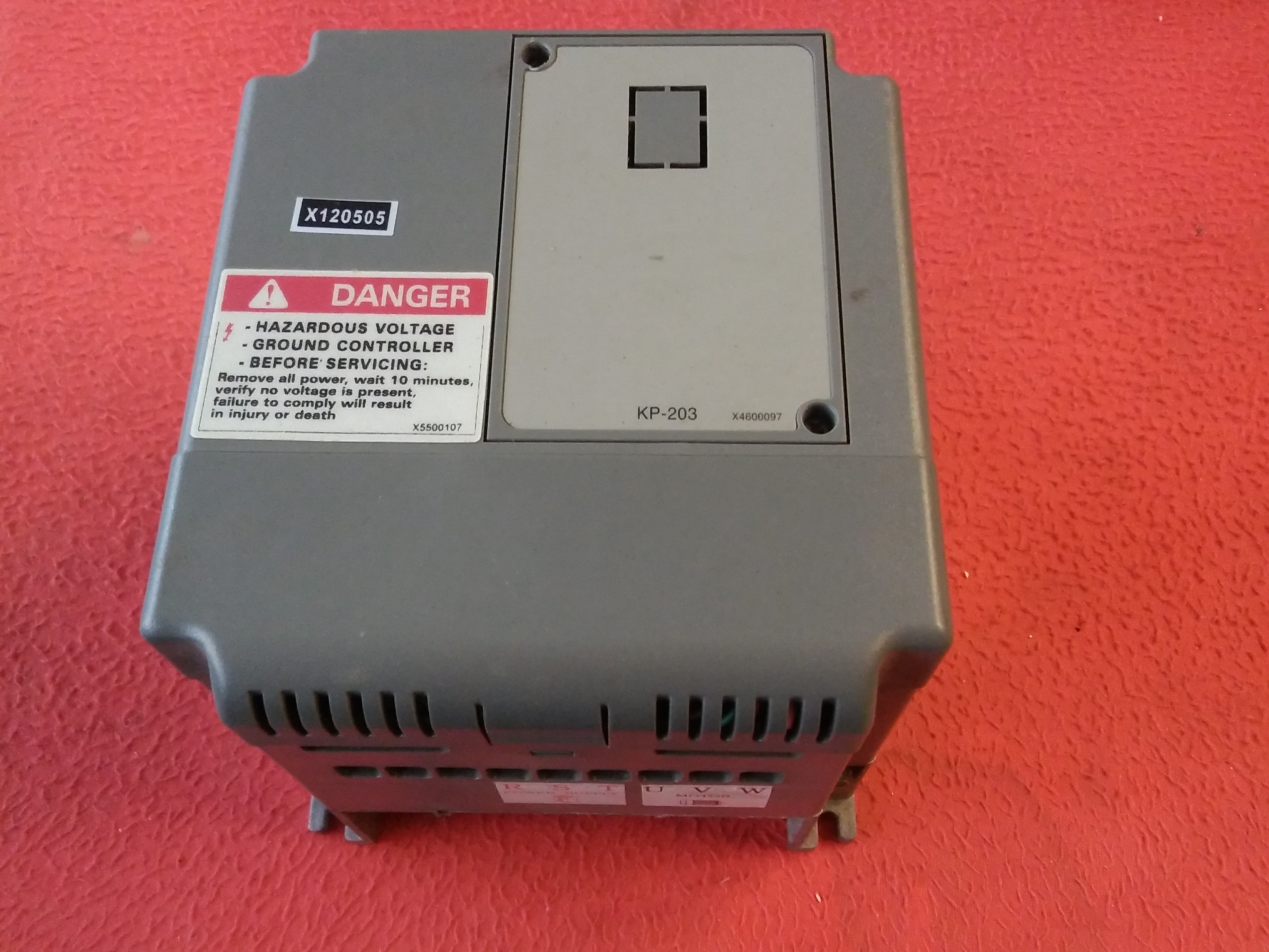 RHYMEBUS RM5T-2003-1PH KP-203 2,2KW SÜRÜCÜ