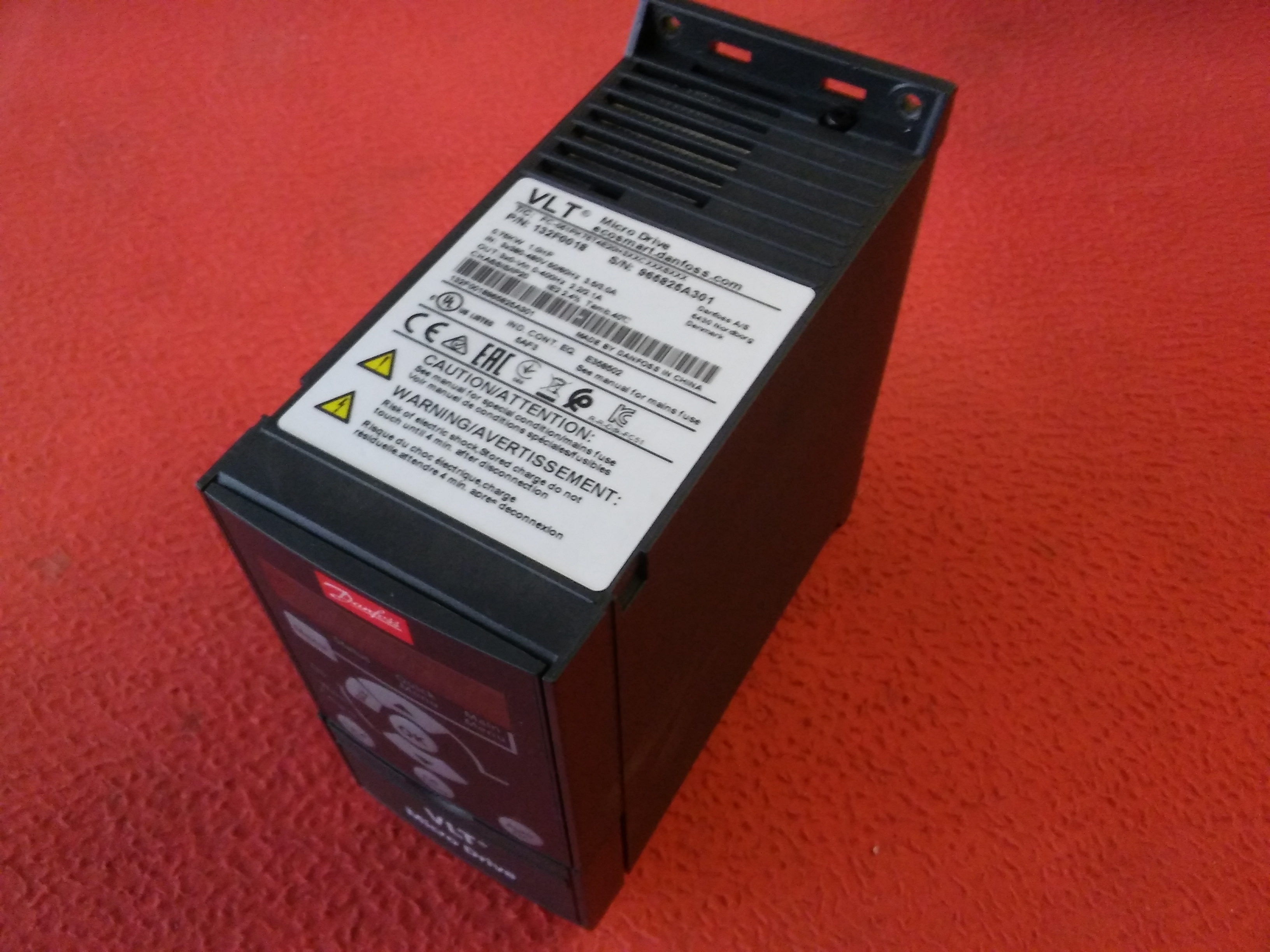 DANFOSS FC-051PK75T4E20H3 132F0018 INPUT 380V 0,75KW VLT MİCRO DRİVE FC-051PK75 0,75KW SÜRÜCÜ