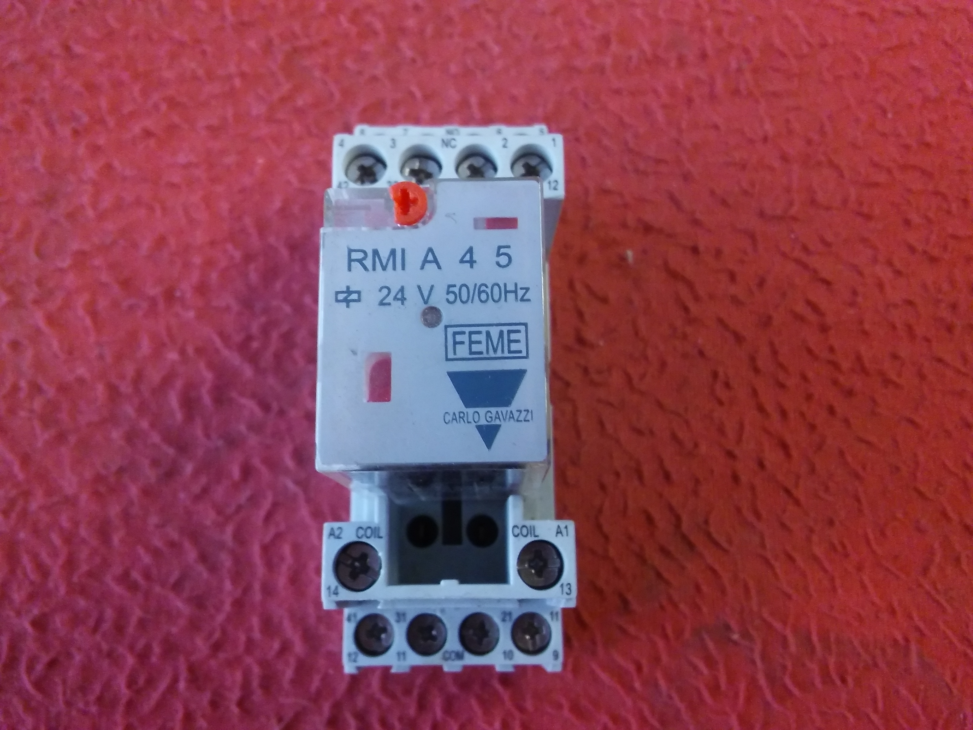 CARLO GAVAZZI RMI A 45 24V RMIA45 4 KONTAKLI ZM14NA  DİP SOKET 