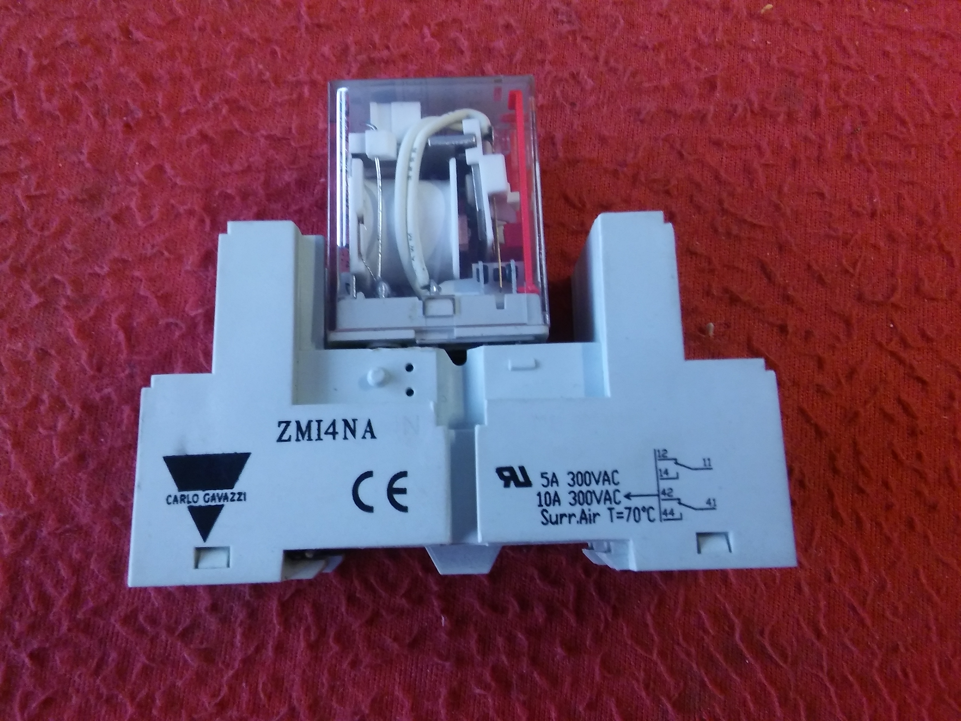 CARLO GAVAZZI RMI A 45 24V RMIA45 4 KONTAKLI ZM14NA  DİP SOKET 