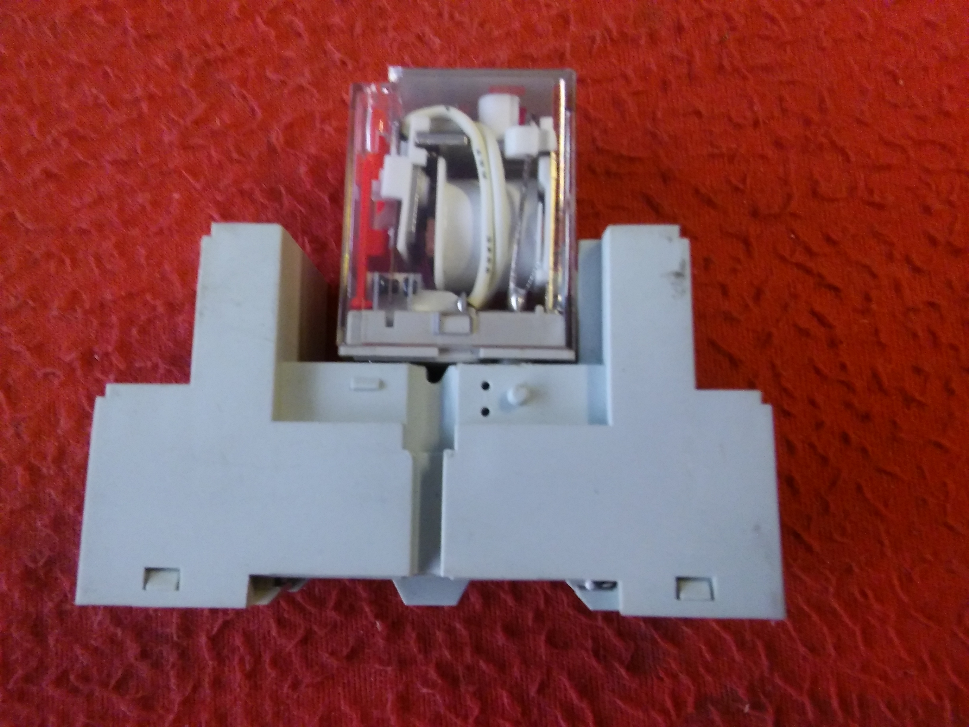 CARLO GAVAZZI RMI A 45 24V RMIA45 4 KONTAKLI ZM14NA  DİP SOKET 