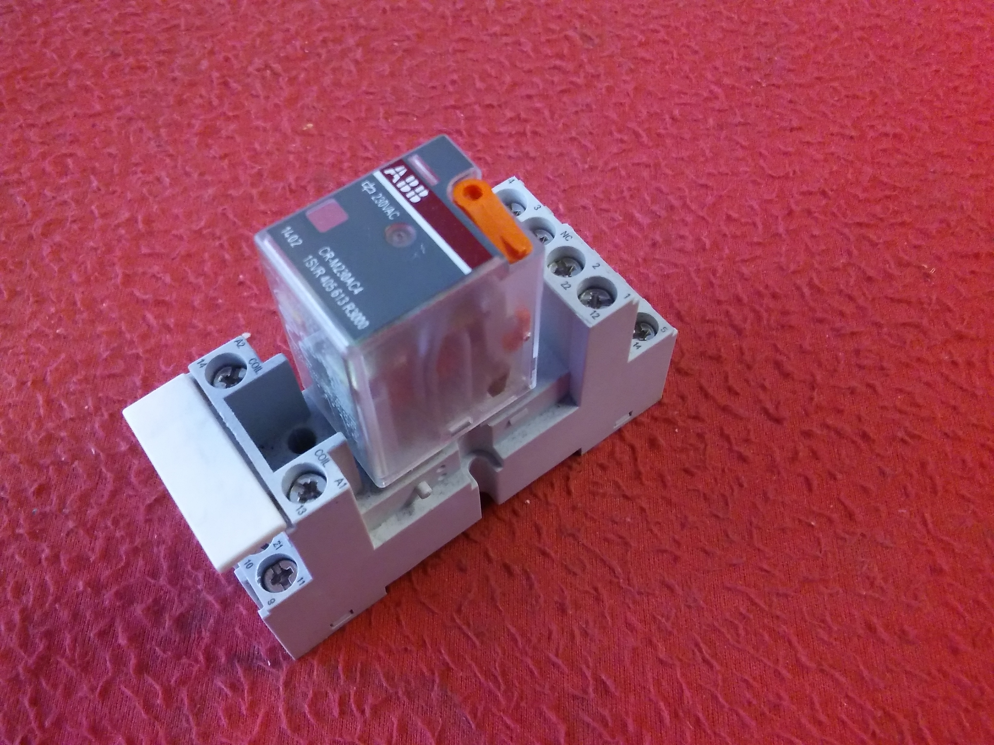 ABB CR-M230AC4 1SVR405613R3000 230VAC 4 KONTAKLI 14 PİMLİ CR-M4SS DİP SOKET