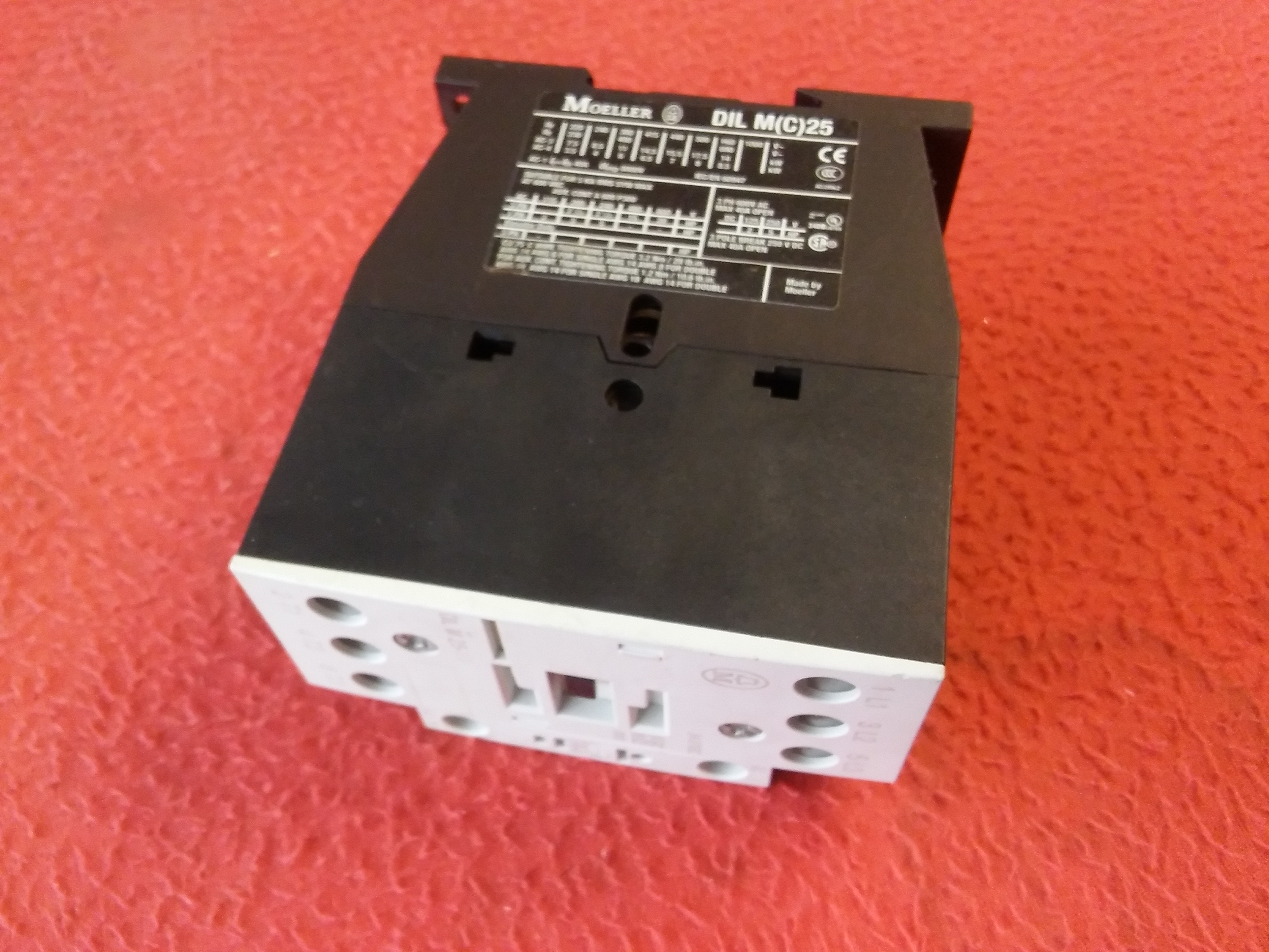 MOELLER DIL M 25-10 DILM25-10 11KW 40A 24-27VDC 1NO YARDIMCI KONTAKLI KONTAKTÖR