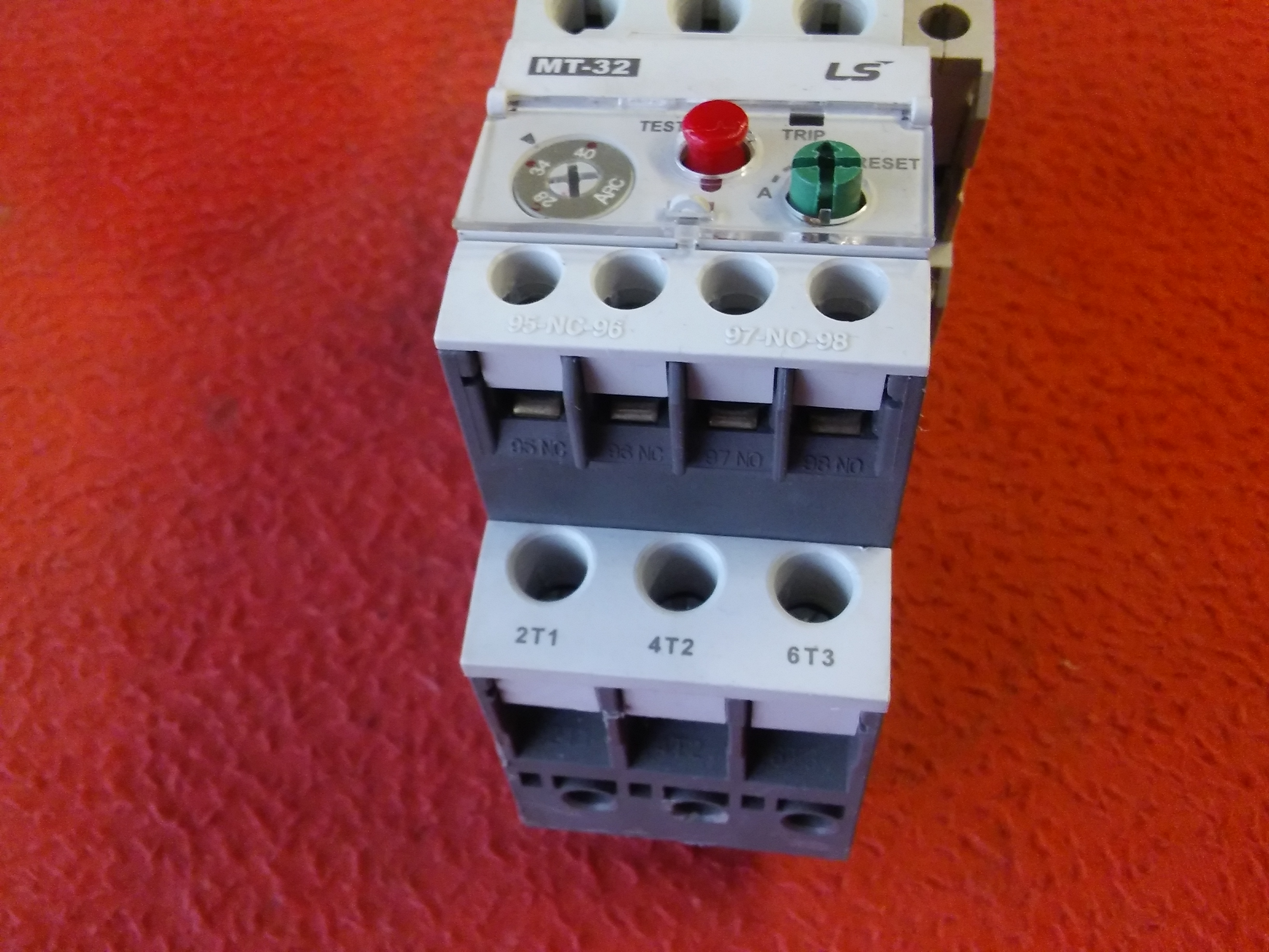 LS MT-32 MT-32-3K 28-40A TERMİK MOTOR KORUMA KONTAKTÖRE TAKILAN TİP