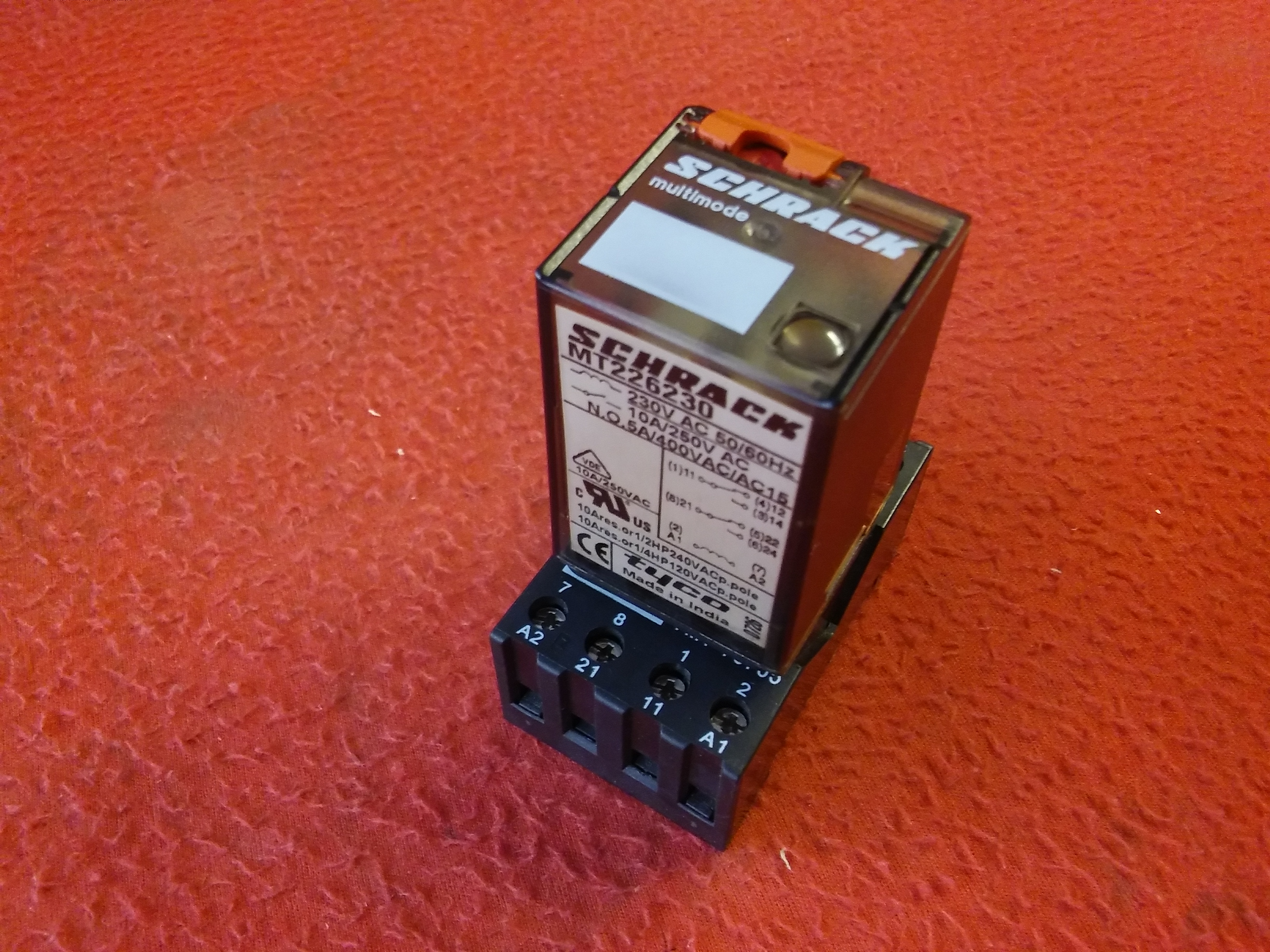 SCHRACK MT226230 2KONTAKLI 230VAC 10A ENDÜSTİRİYEL RÖLE TEST BUTONLU YUVARLAK PİMLİ