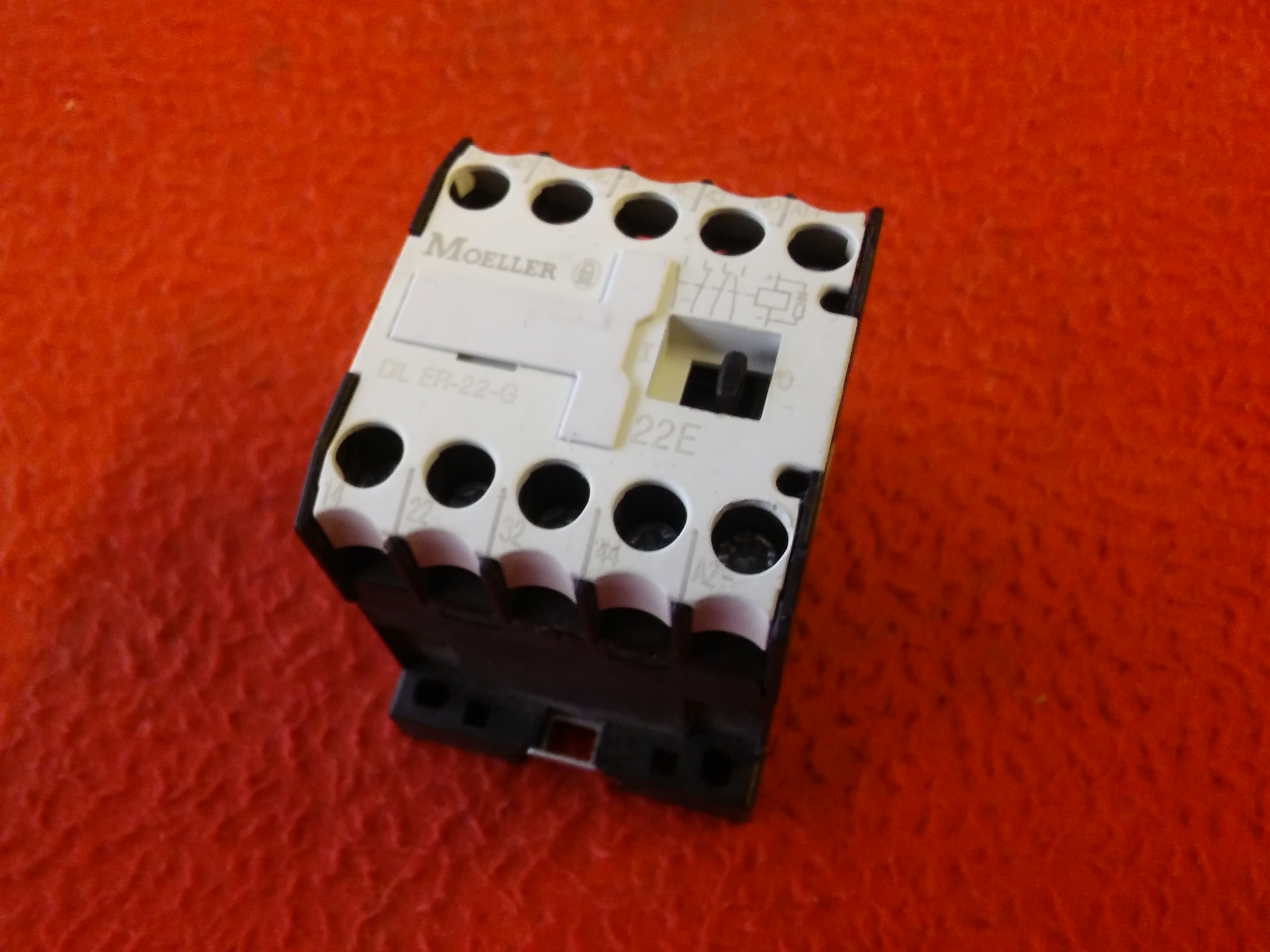 MOELLER DIL ER-22-G 2NO 2NC 24VDC RÖLE KONTAKTÖR