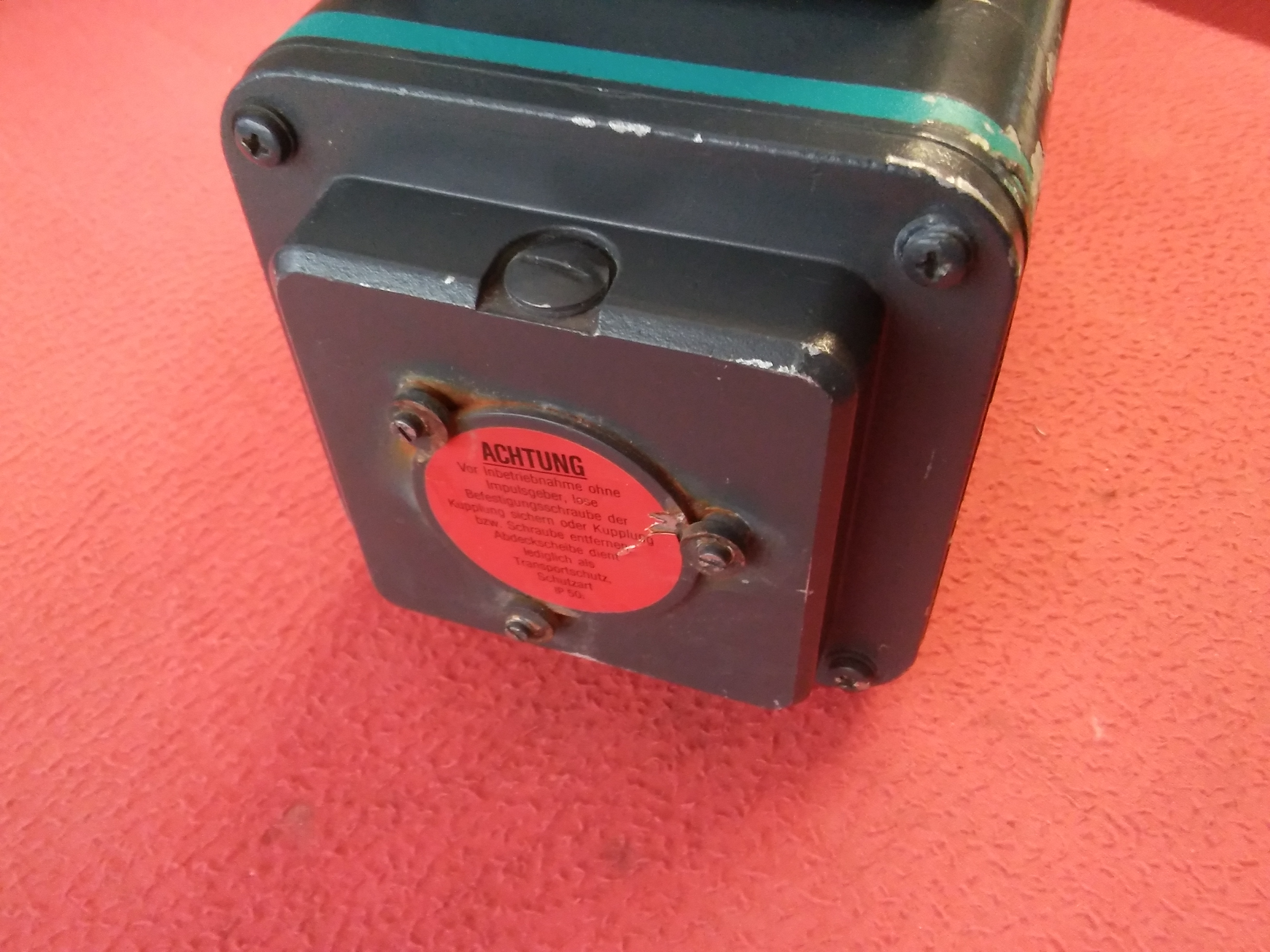 SIEMENS 1FT5072-0AC01-2-Z 1FT5072-0AC01 1FU1050-6GC 2000 RPM FİRENLİ VE FİRENSİZ  SERVO MOTOR