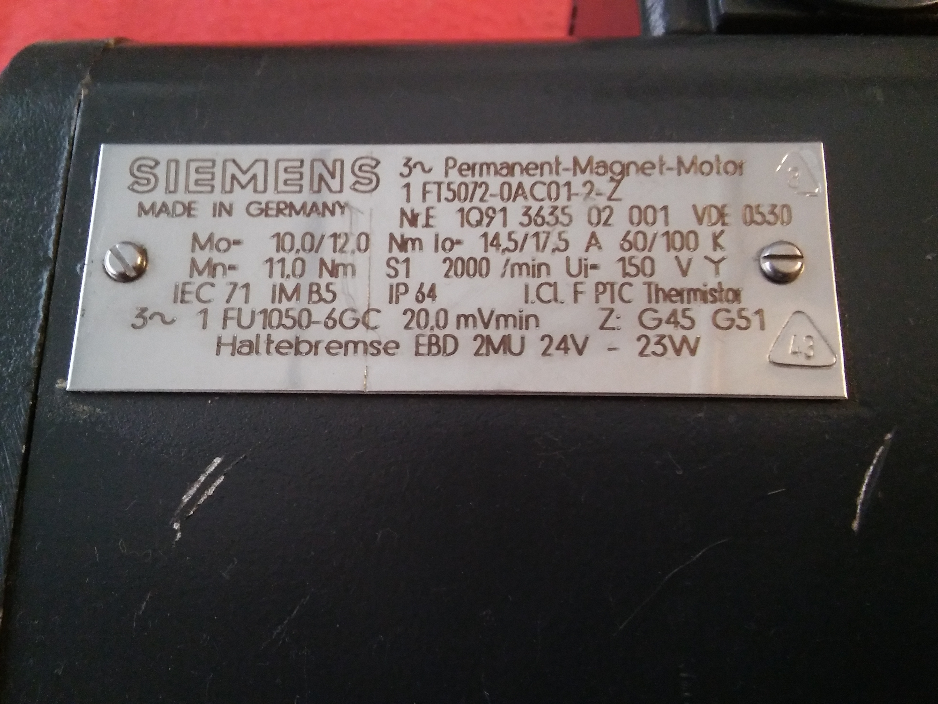 SIEMENS 1FT5072-0AC01-2-Z 1FT5072-0AC01 1FU1050-6GC 2000 RPM FİRENLİ VE FİRENSİZ  SERVO MOTOR