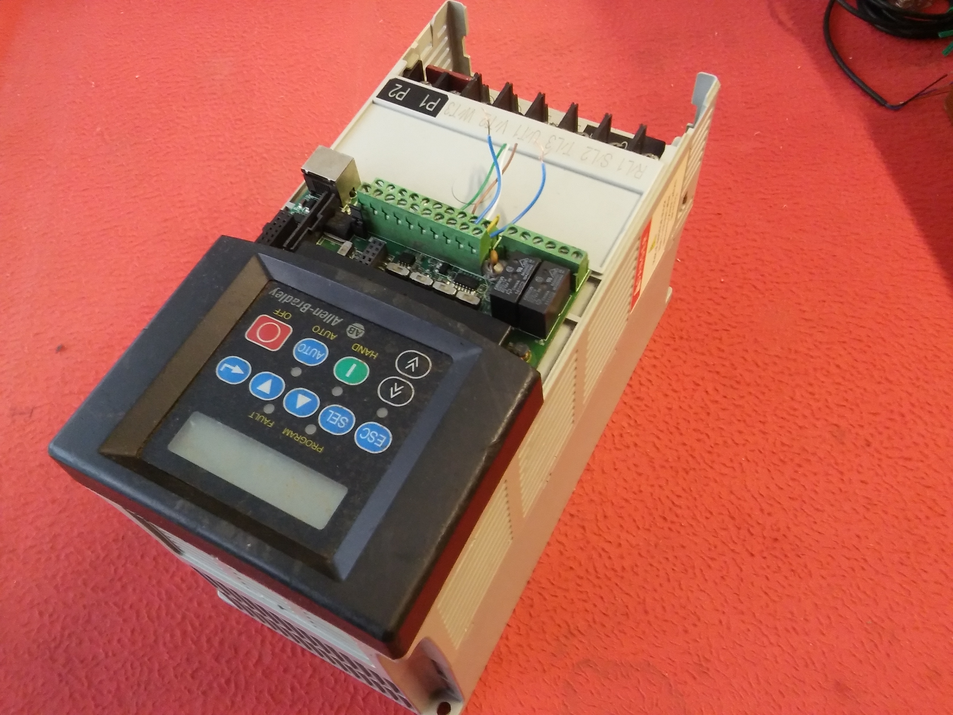 ALLEN BRADLEY 22C-D030N103 22C-D030 ALLEN BRADLEY POWER FLEX 400 15KW SÜRÜCÜ