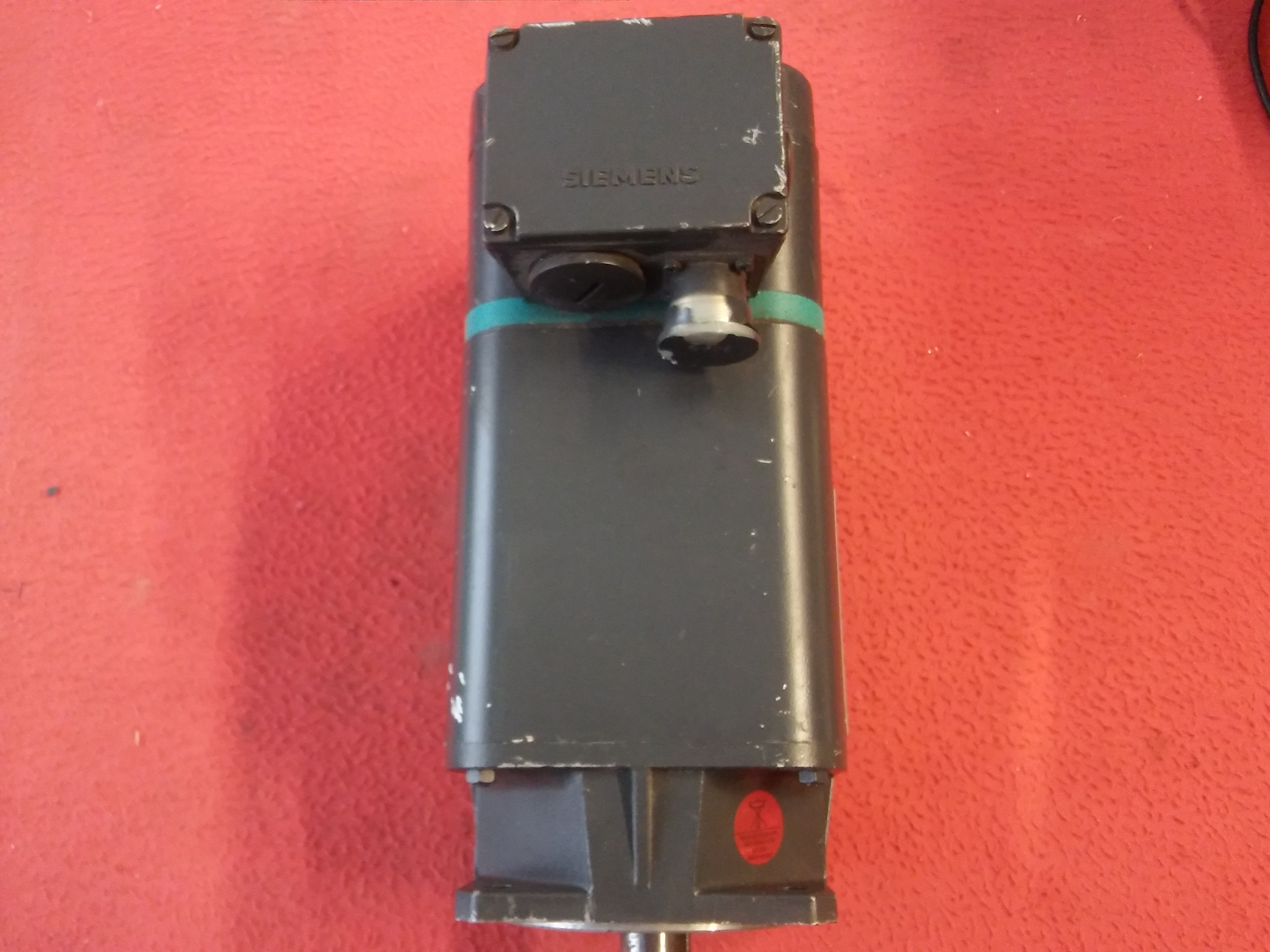 SIEMENS 1FT5062-0AC01-2-Z 1FU1050-6HC 2000 RPM SIFIR SERVO MOTOR