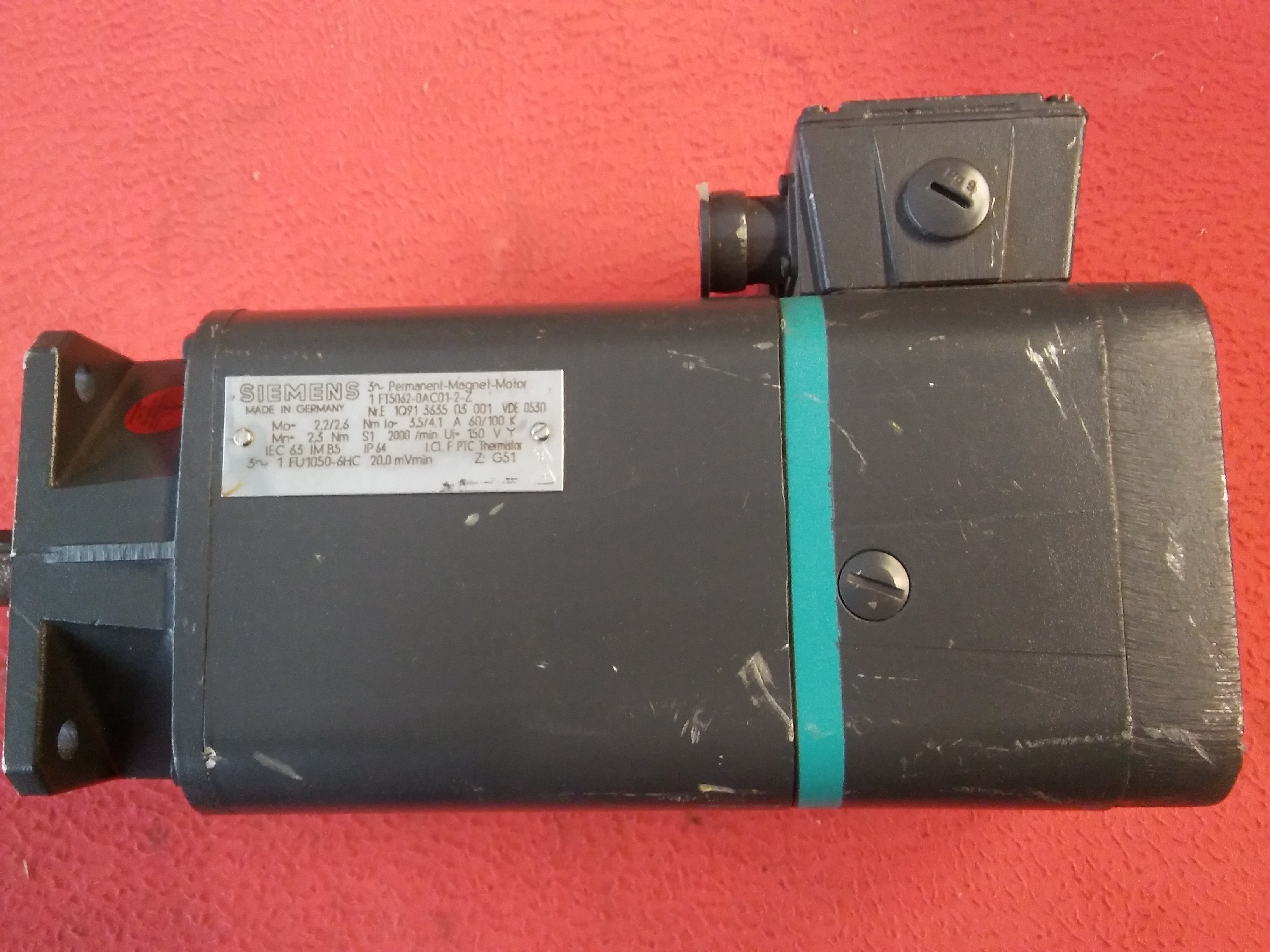 SIEMENS 1FT5062-0AC01-2-Z 1FU1050-6HC 2000 RPM SIFIR SERVO MOTOR