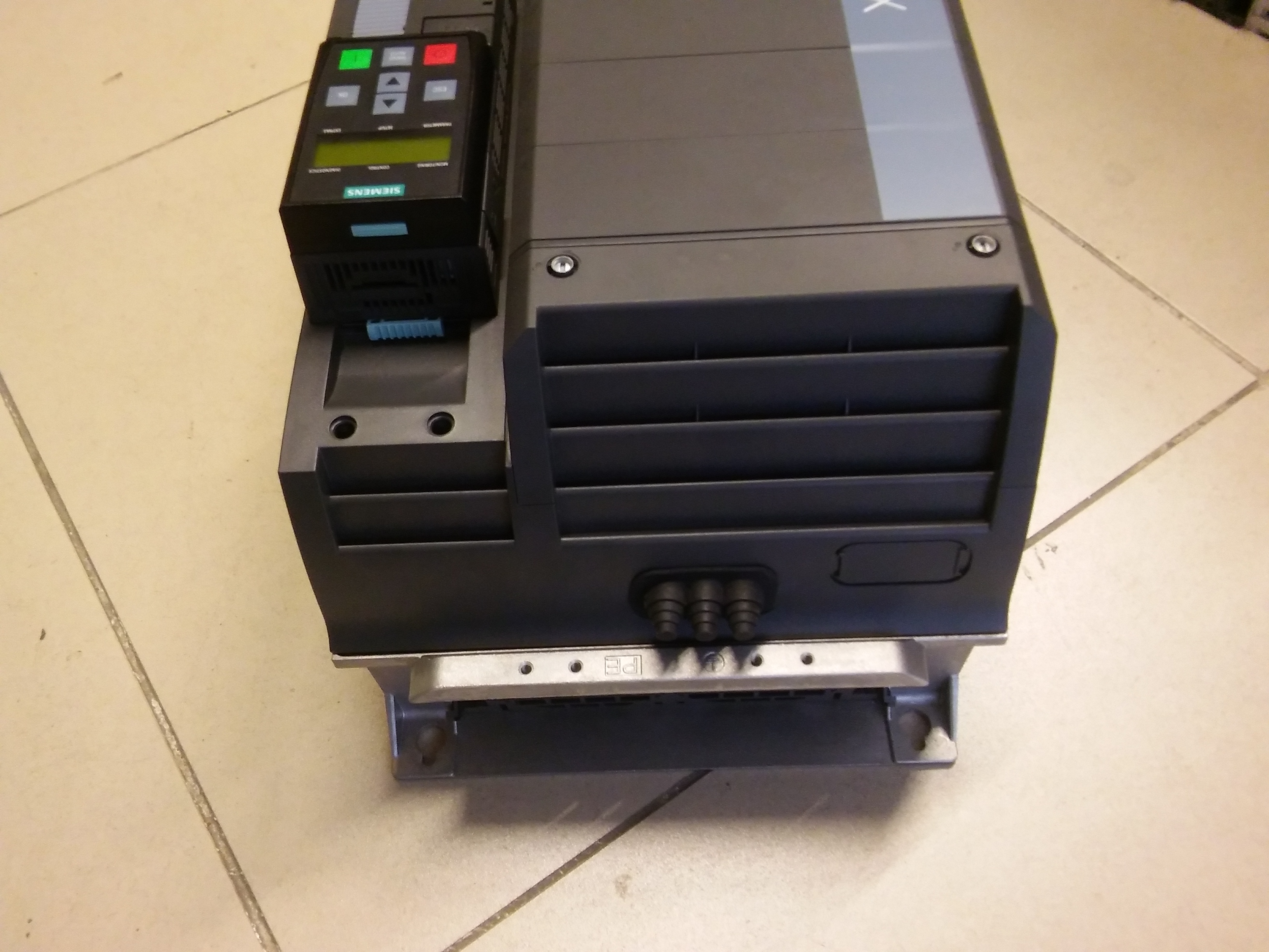 SIEMENS 6SL3220-2YE40-0UF0 SINAMICS G120X 55KW SÜRÜCÜ