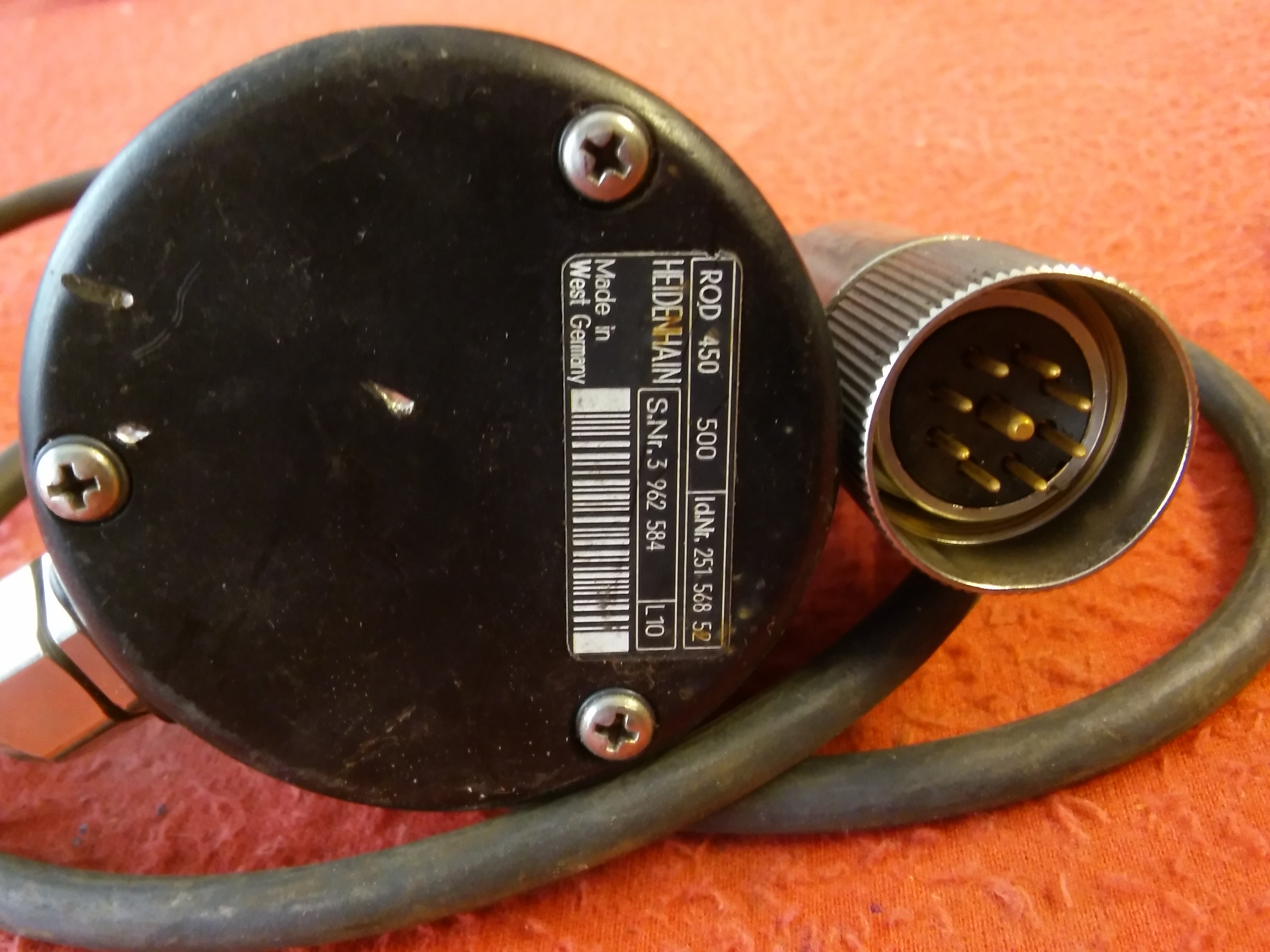 HEIDENHAIN ROD 450 500 251 568 52 500P 9 PİMLİ ENCODER