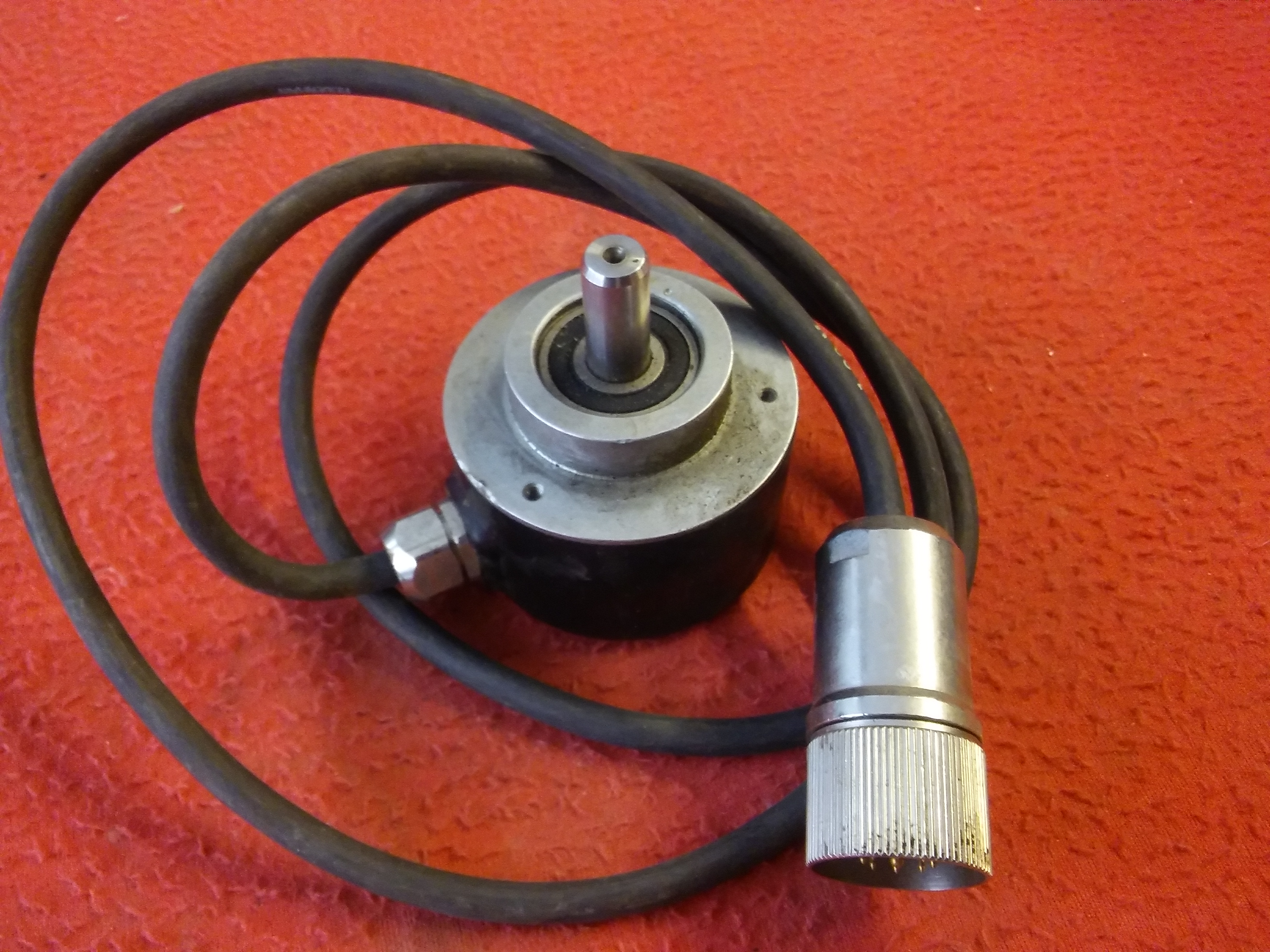 HEIDENHAIN ROD 450 500 251 568 52 500P 9 PİMLİ ENCODER
