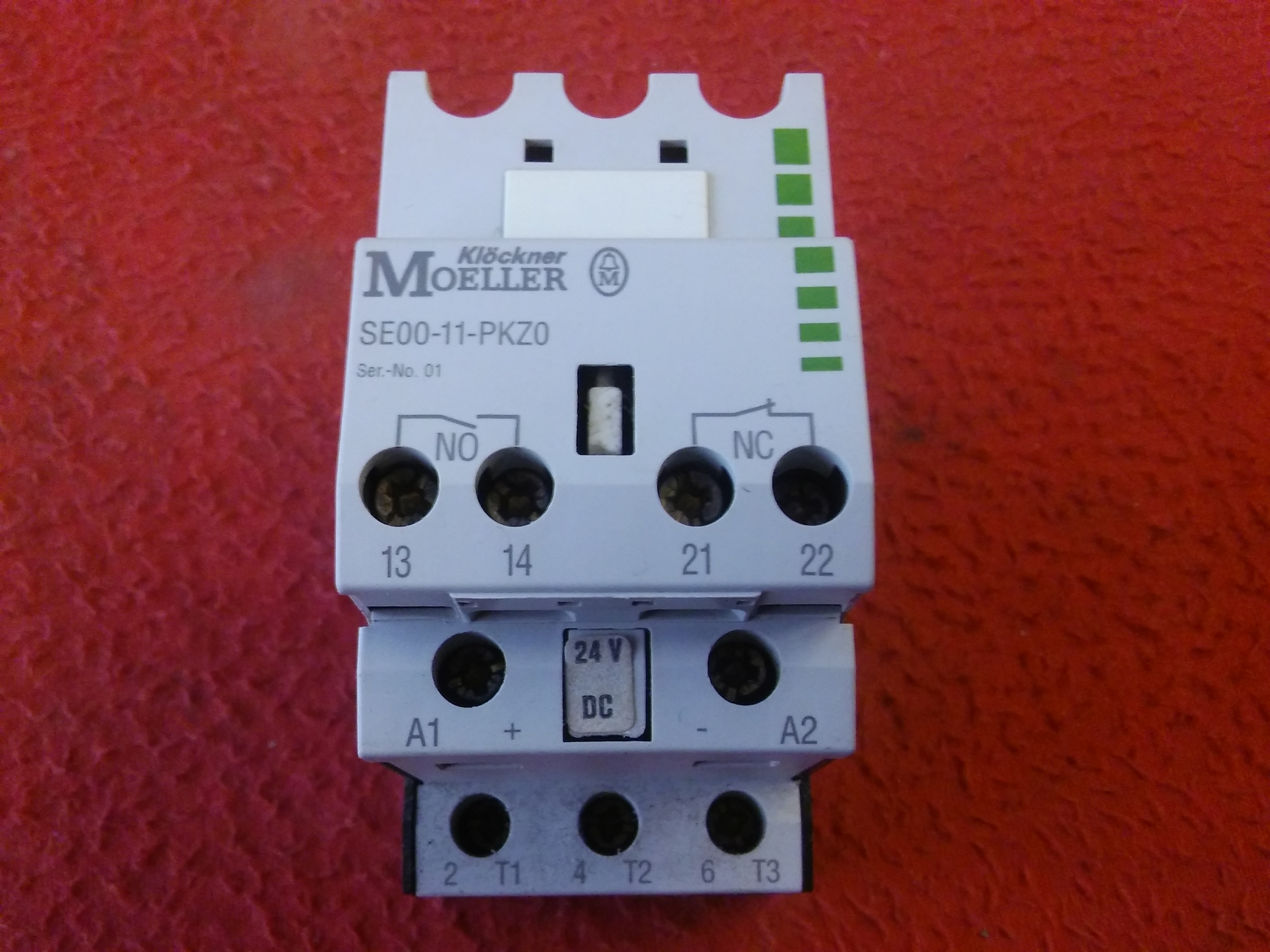 MOELLER SE00-11-PKZ0  24VDC KONTAK BOBİNLİ 4KW MAGNETEC EATON KONTAKTÖR