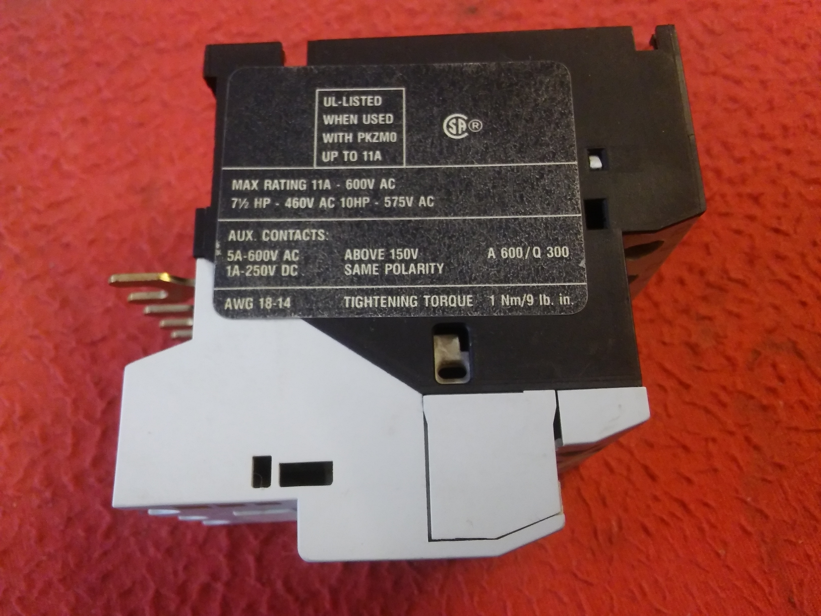 MOELLER SE00-11-PKZ0  24VDC KONTAK BOBİNLİ 4KW MAGNETEC EATON KONTAKTÖR