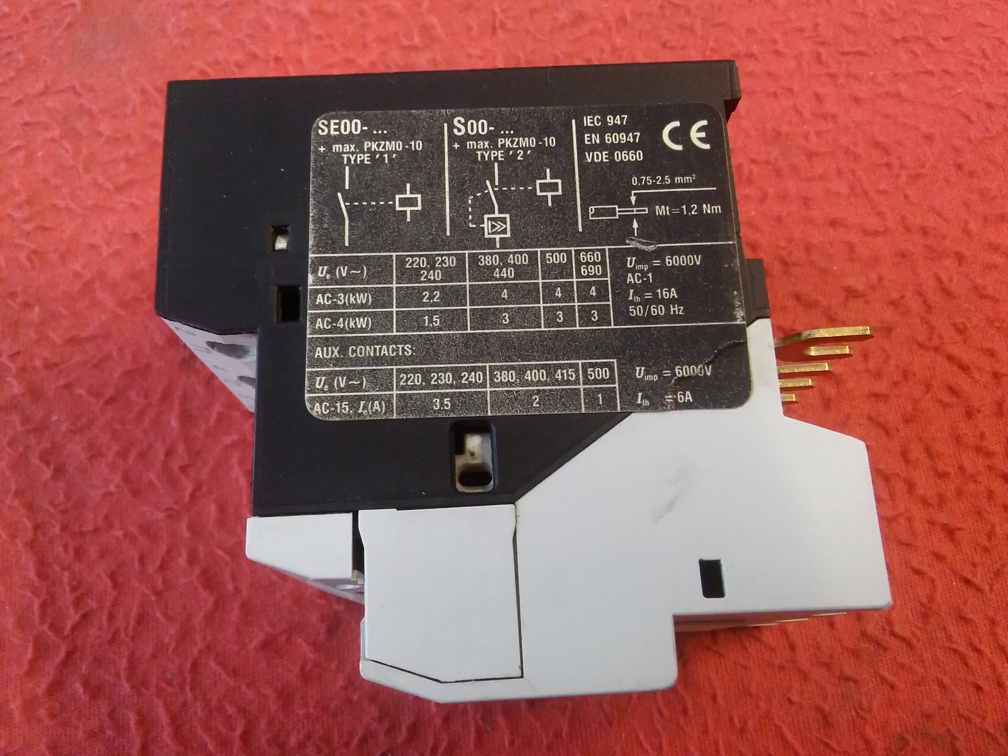 MOELLER SE00-11-PKZ0  24VDC KONTAK BOBİNLİ 4KW MAGNETEC EATON KONTAKTÖR