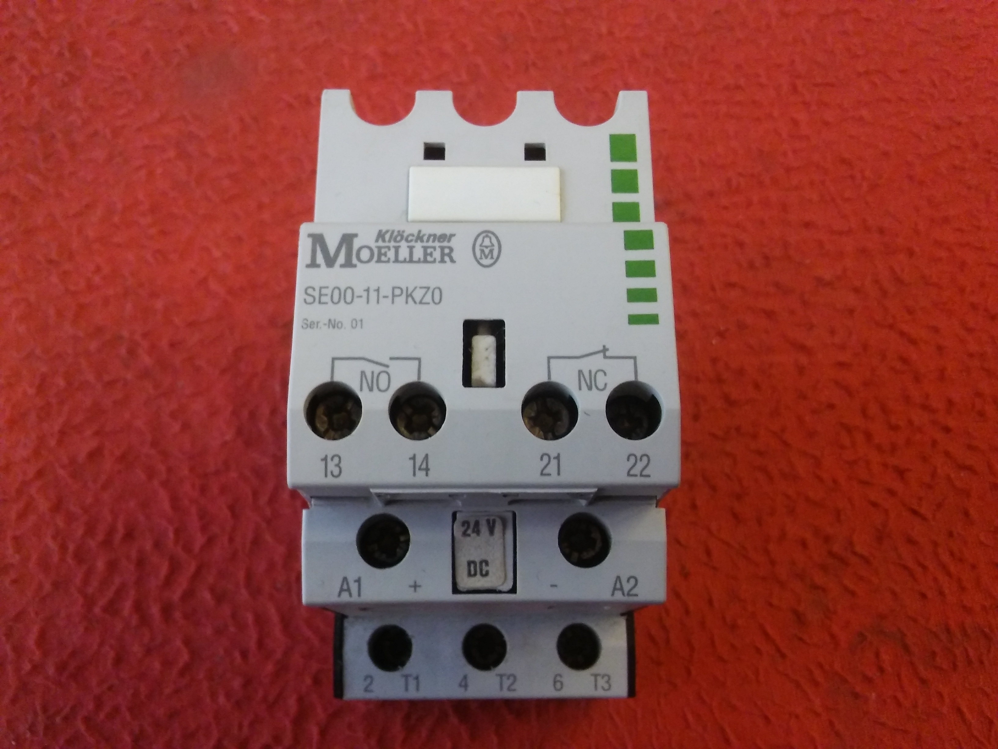 MOELLER SE00-11-PKZ0  24VDC KONTAK BOBİNLİ 4KW MAGNETEC EATON KONTAKTÖR