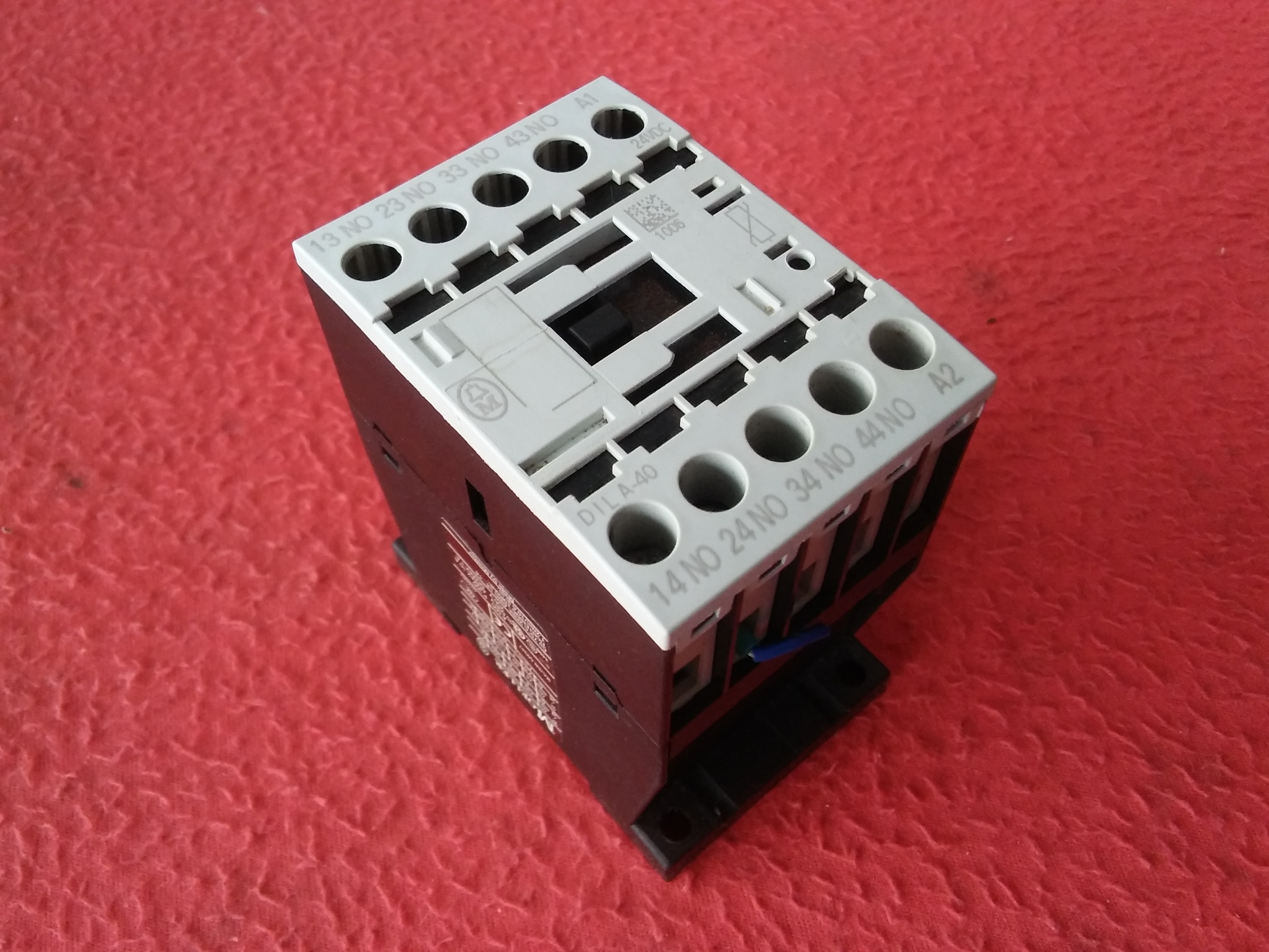 MOELLER DIL A-40 EATON DILA-40-EA 4NA 24VDC KONTAK BOBİNLİ KONTAKTÖR