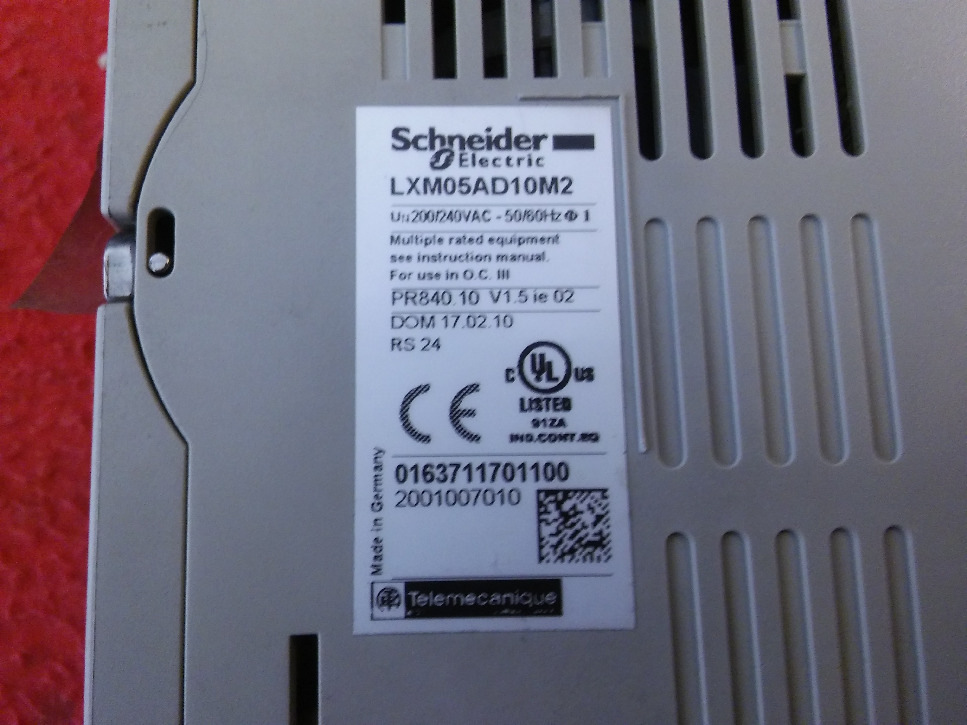 SCHNEİDER LXM05AD10M2 LXM 0,75KW INPUT 220VAC LEXİUM 05 SERVO SÜRÜCÜ