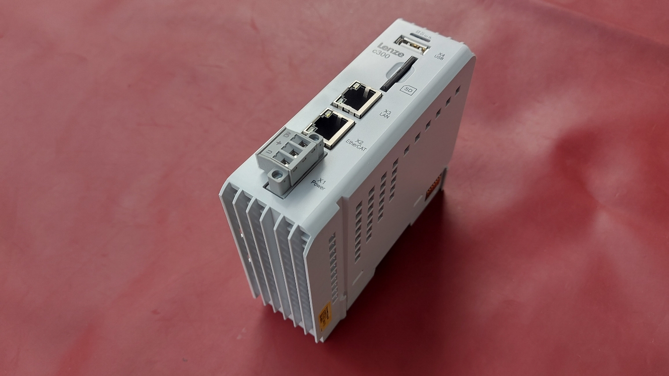 LENZE C30GAC00000F3G0XXX-02S3C300000 13583555 CONTROLLER C300 LENZE C300