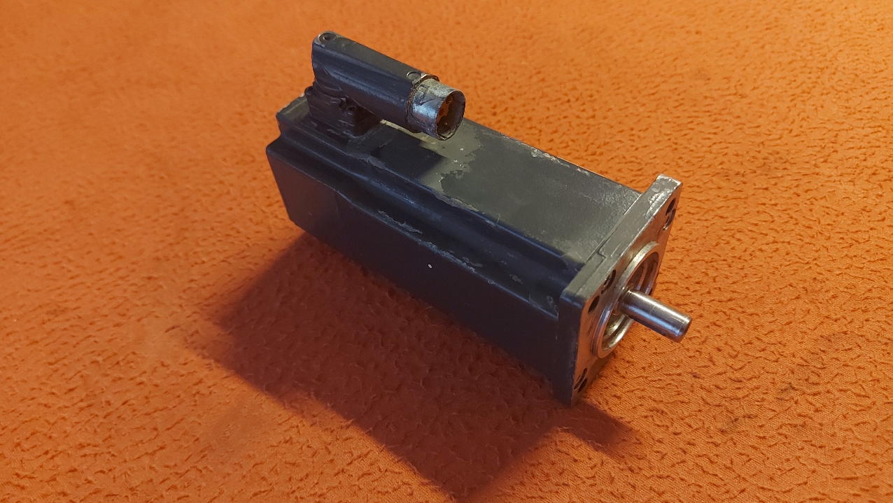 BECKHOFF AM8022-1D20-0000 AM8022-1D10-0000 AM8022 1D20 0000 AM80221D200000 E355768 IP54/IC400 0.56 KW SERVO MOTOR
