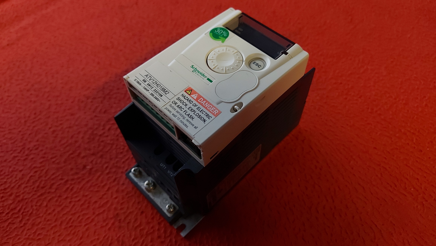 SCHNEİDER ATV12H018M2 ATV12HO18M2 0.18 KW SÜRÜCÜ