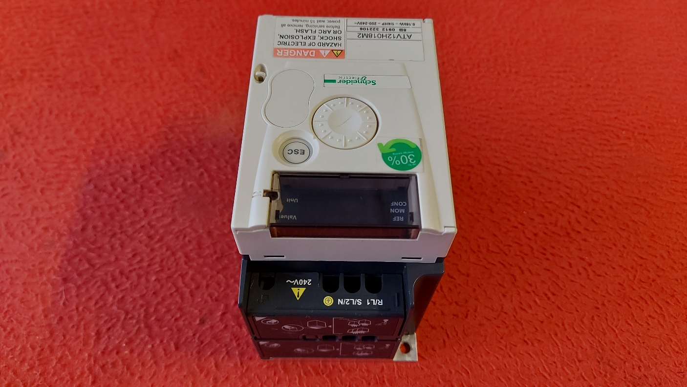 SCHNEİDER ATV12H018M2 ATV12HO18M2 0.18 KW SÜRÜCÜ