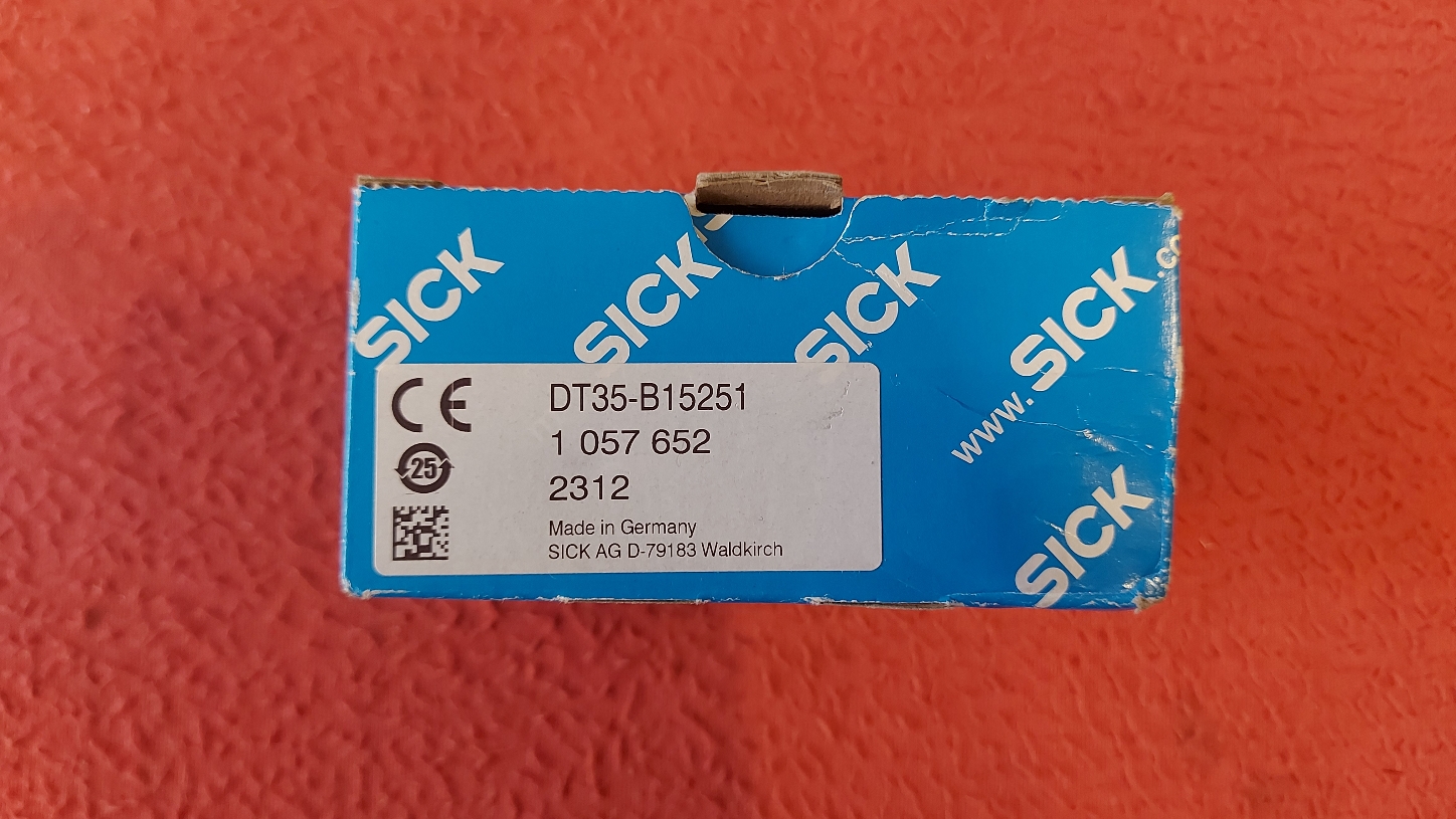 SİCK  DT35-B15251 1 057 652 100.00.02136 1057652 DT35 B15251 DT35B15251
