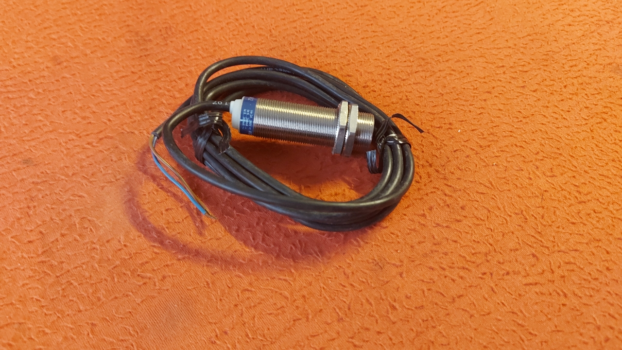 TELEMECANİQUE  XS618B1MAL2 XS6-18B1MAL2 SENSÖR