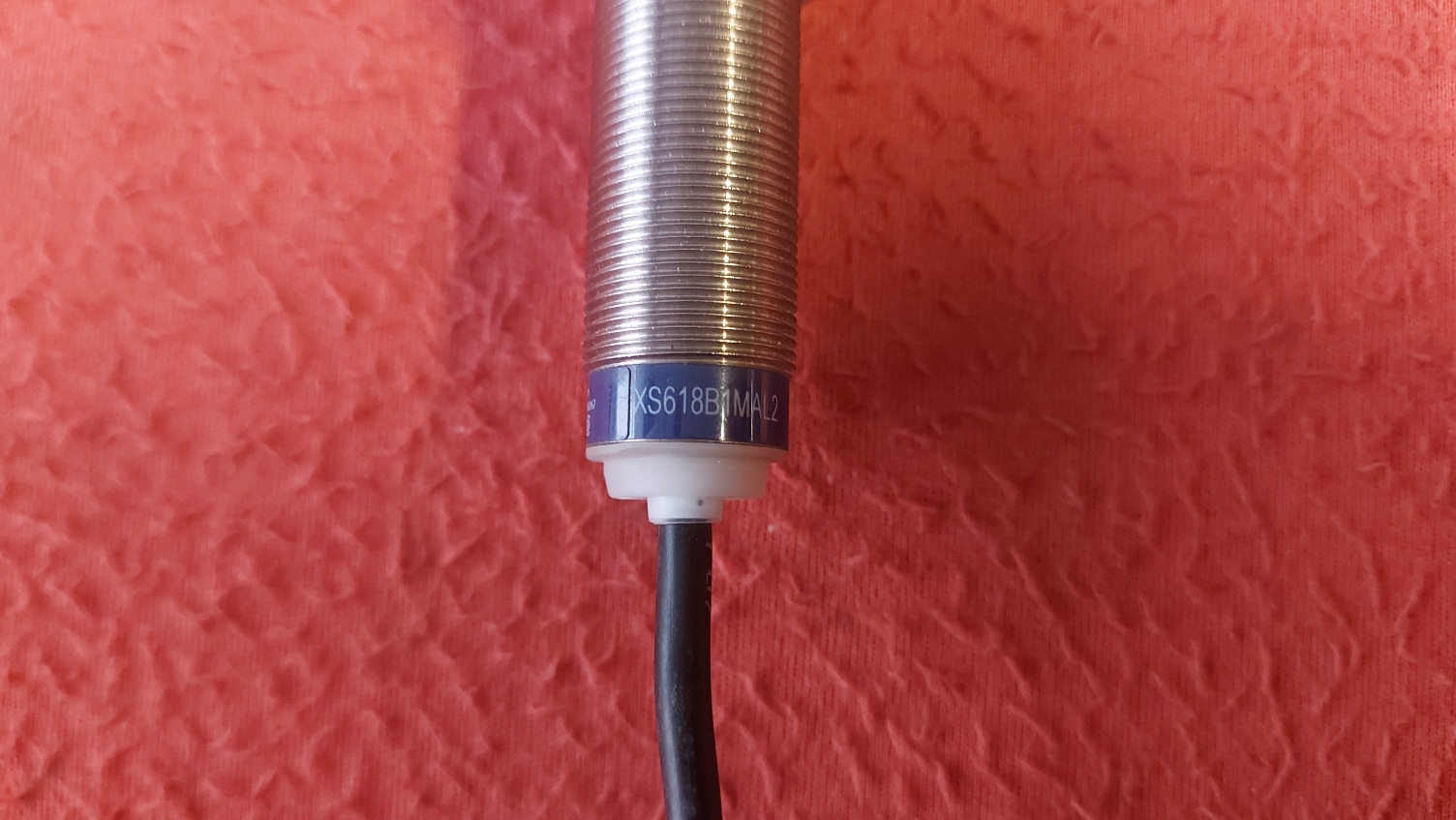 TELEMECANİQUE  XS618B1MAL2 XS6-18B1MAL2 SENSÖR