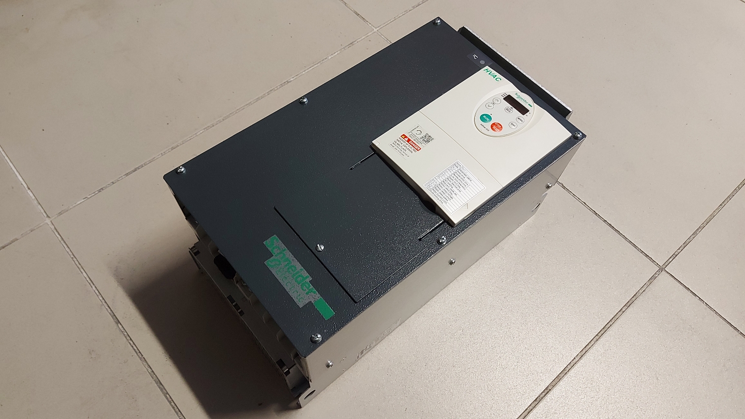 SCHNEİDER ATV212HD22N4 ATV212HD22N4S 22 KW SÜRÜCÜ ATV212 ATV 212