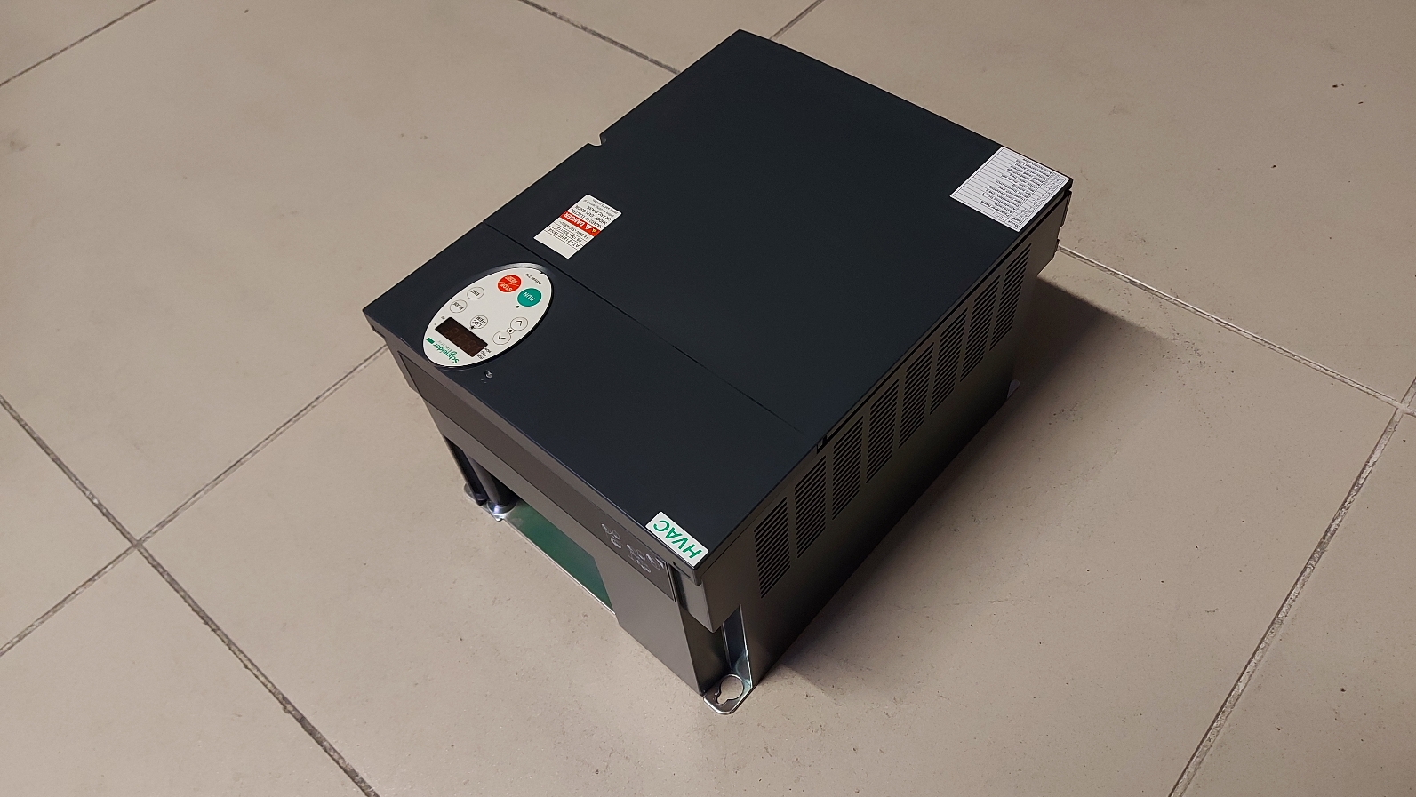 SCHNEİDER ATV212HD18N4 18.5 KW SÜRÜCÜ ATV212 ATV 212