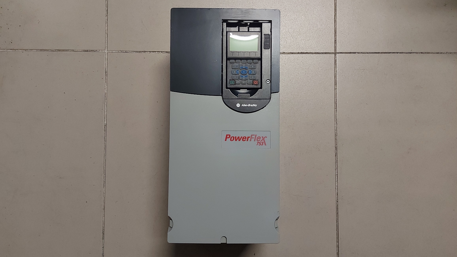 ALLEN-BRADLEY 20F11 N C 072 JA0NNNNN 20F11NC072JA0NNNNN PN-61995 POWERFLEX 753 30/37 KW SÜRÜCÜ 