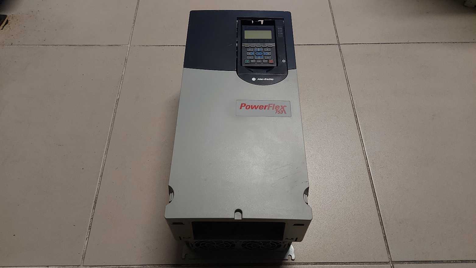 ALLEN-BRADLEY 20F11 N C 072 JA0NNNNN 20F11NC072JA0NNNNN PN-61995 POWERFLEX 753 30/37 KW SÜRÜCÜ 