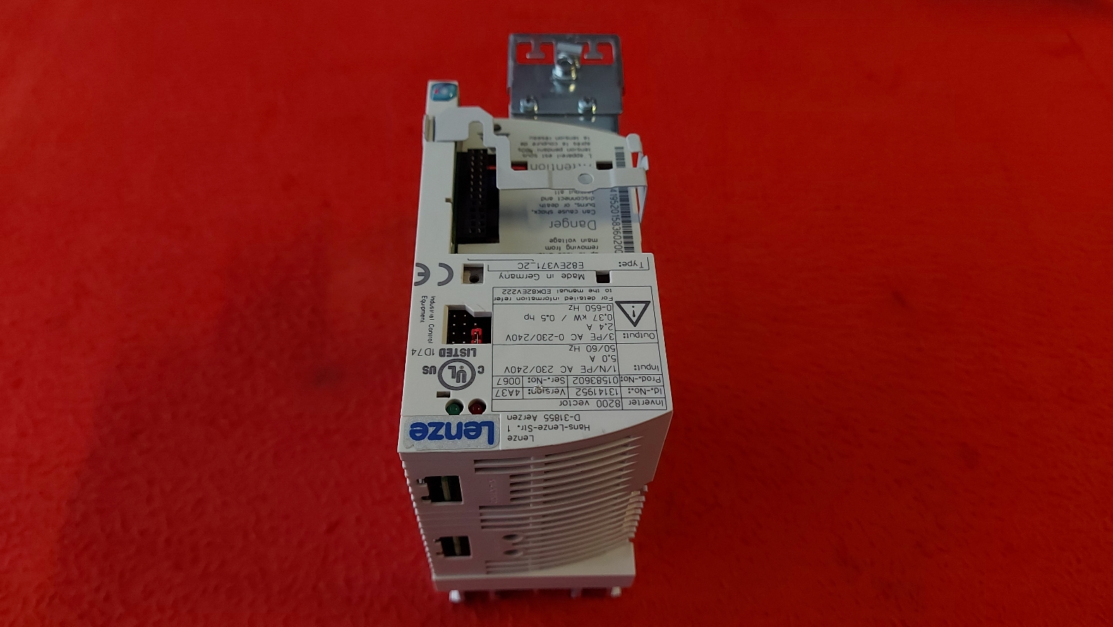 LENZE E82EV371_2C E82EV371-2C E82EV371_2B E82EV371-2B 13141952 E82EV371 2C 0.37 KW SÜRÜCÜ